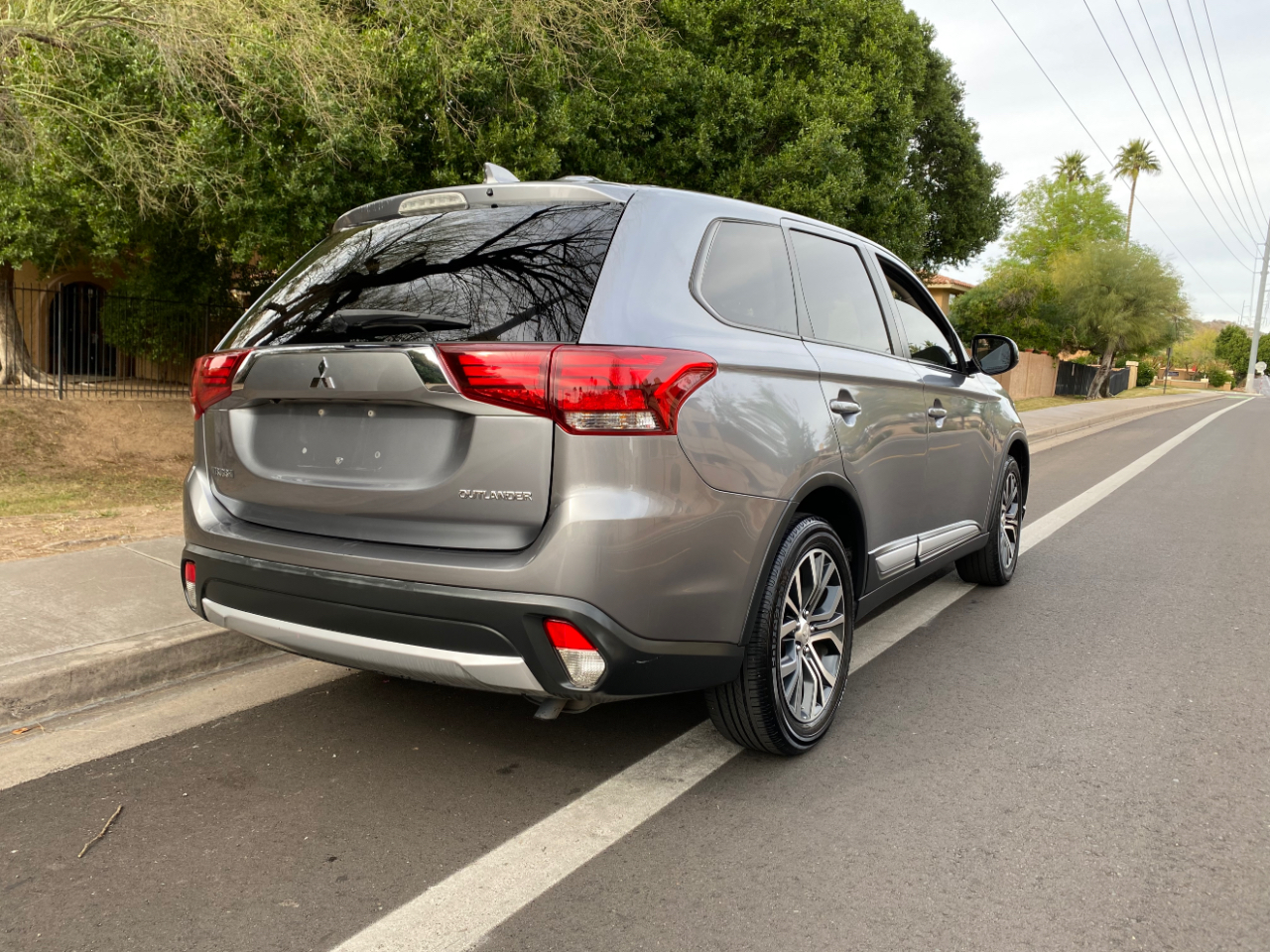 Mitsubishi Outlander ES FWD 2017