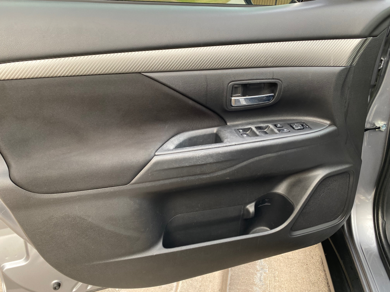 Mitsubishi Outlander ES FWD 2017