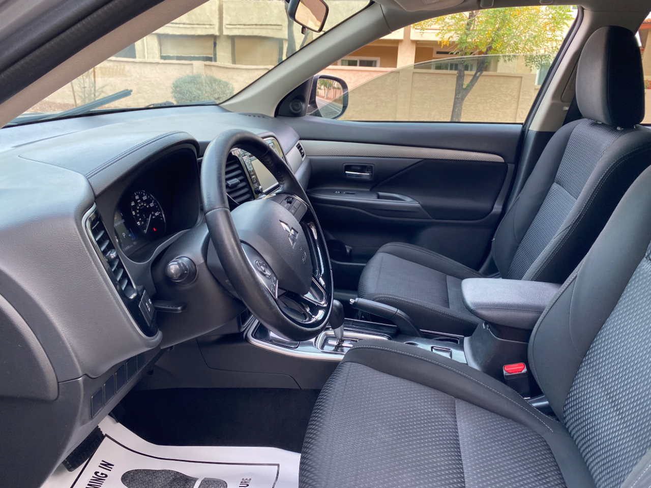 Mitsubishi Outlander ES FWD 2017