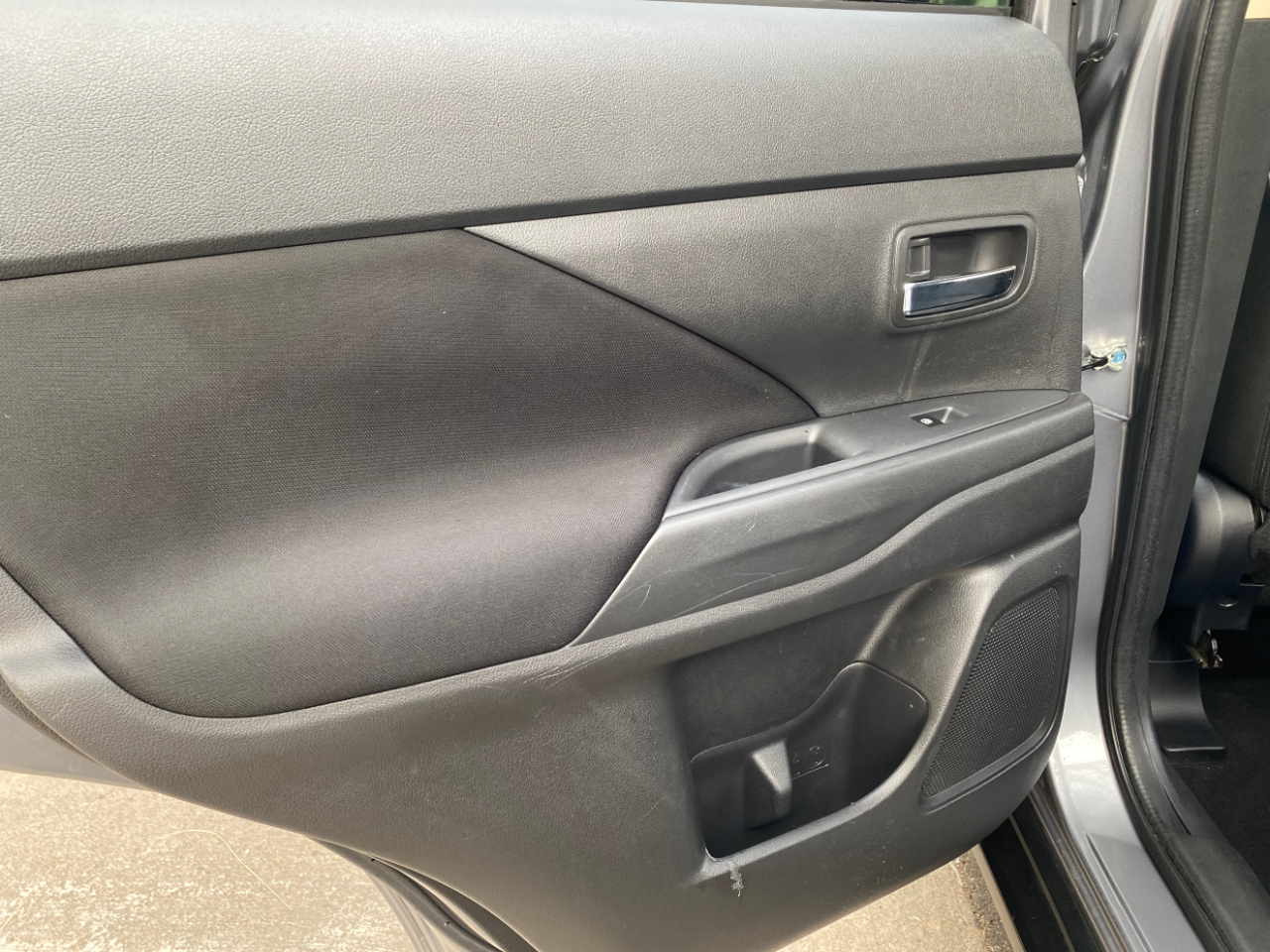 Mitsubishi Outlander ES FWD 2017