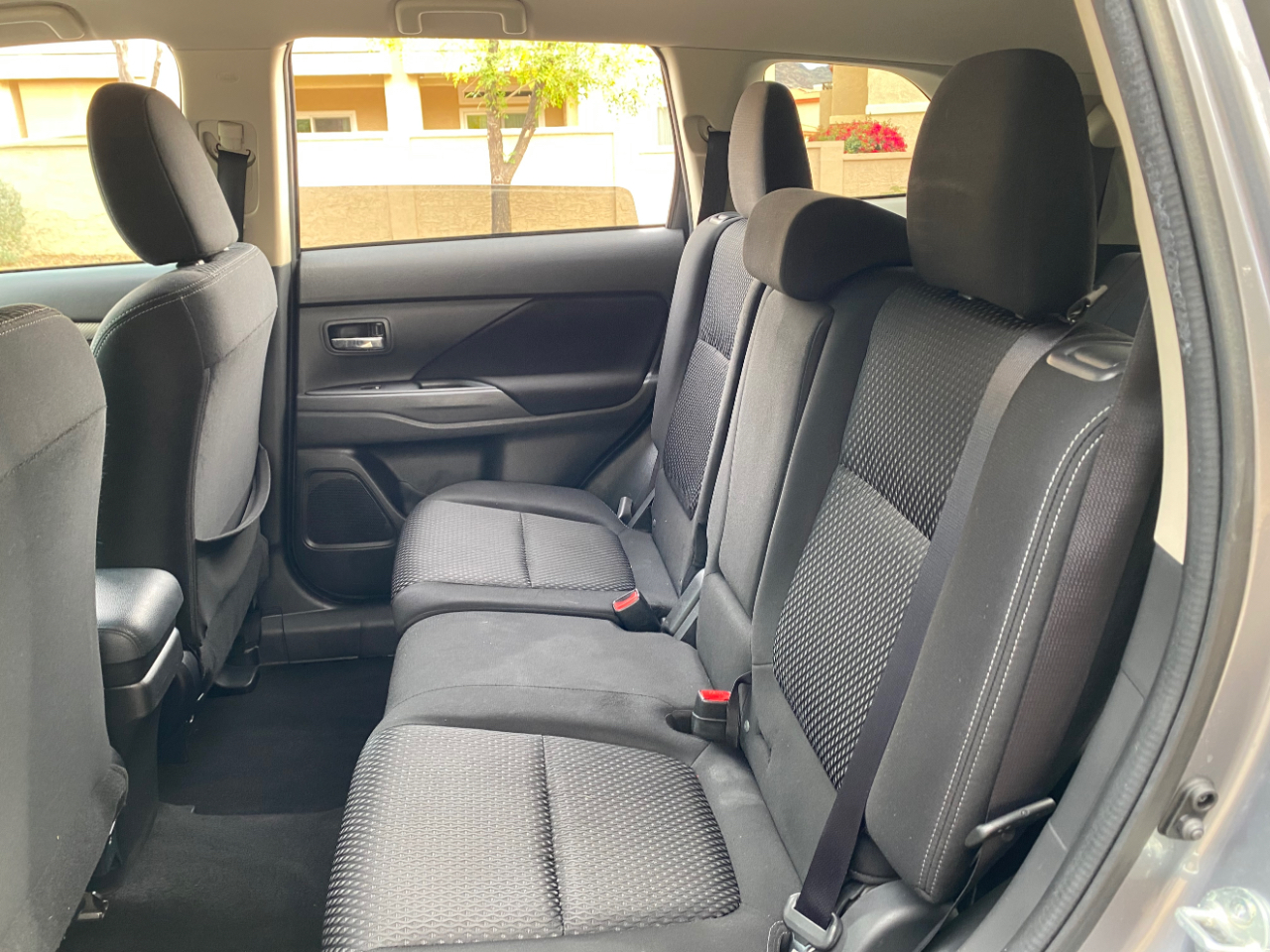 Mitsubishi Outlander ES FWD 2017