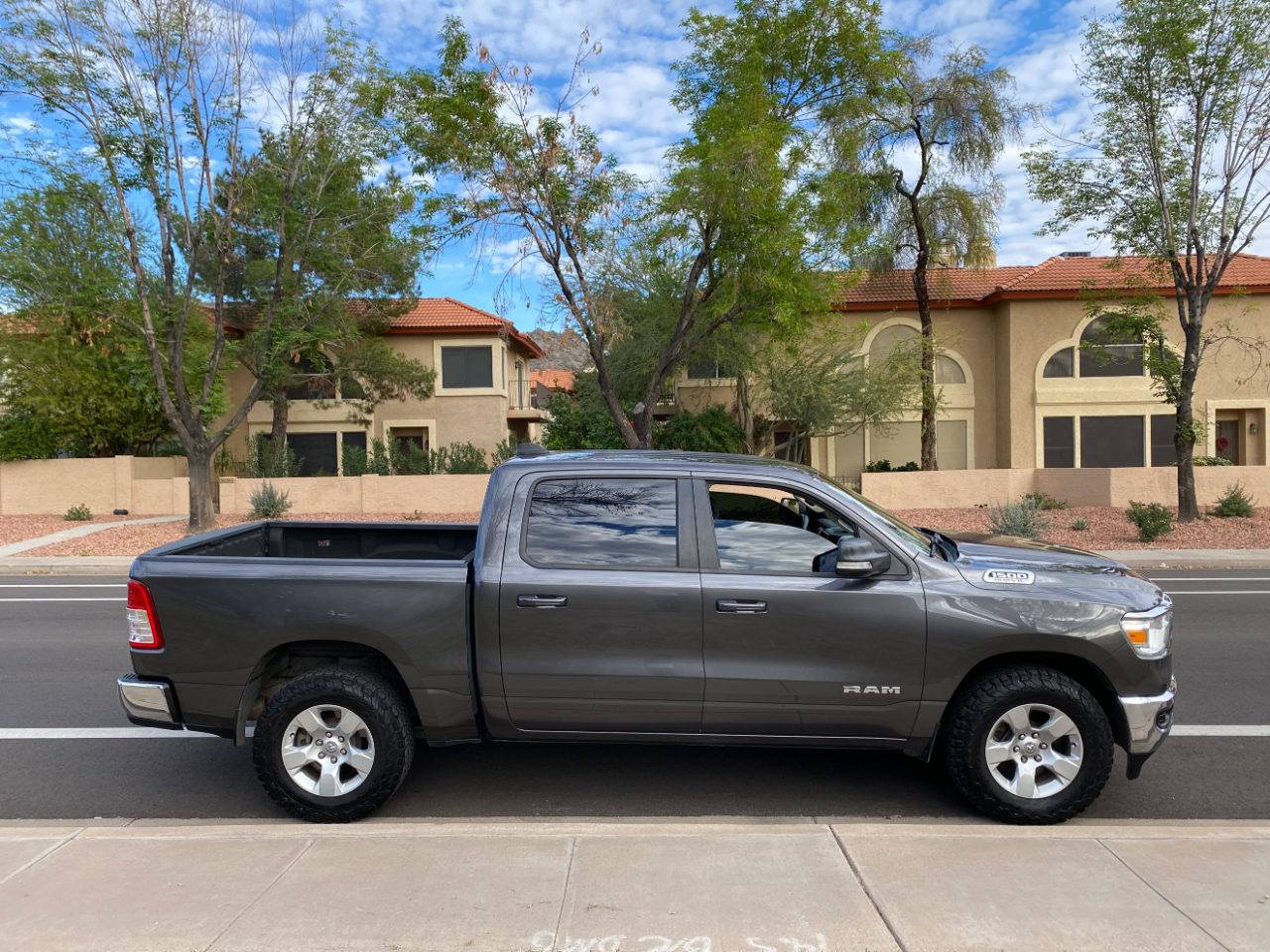 RAM 1500 Big Horn 4x2 Crew Cab 5'7" Box 2021