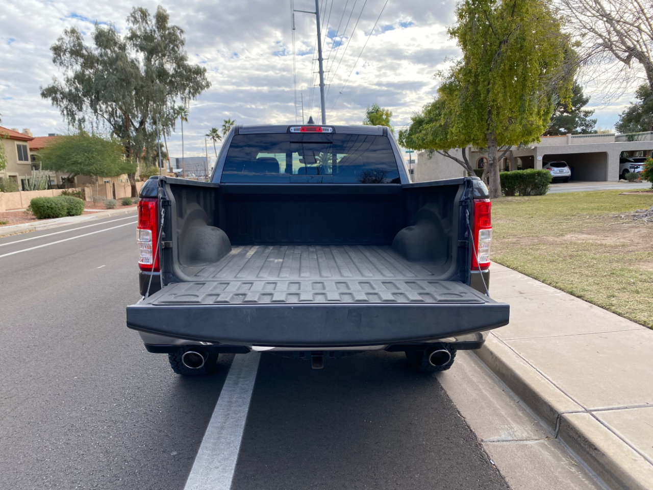 RAM 1500 Big Horn 4x2 Crew Cab 5'7" Box 2021