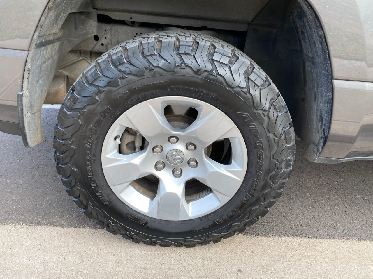 RAM 1500 Big Horn 4x2 Crew Cab 5'7" Box 2021