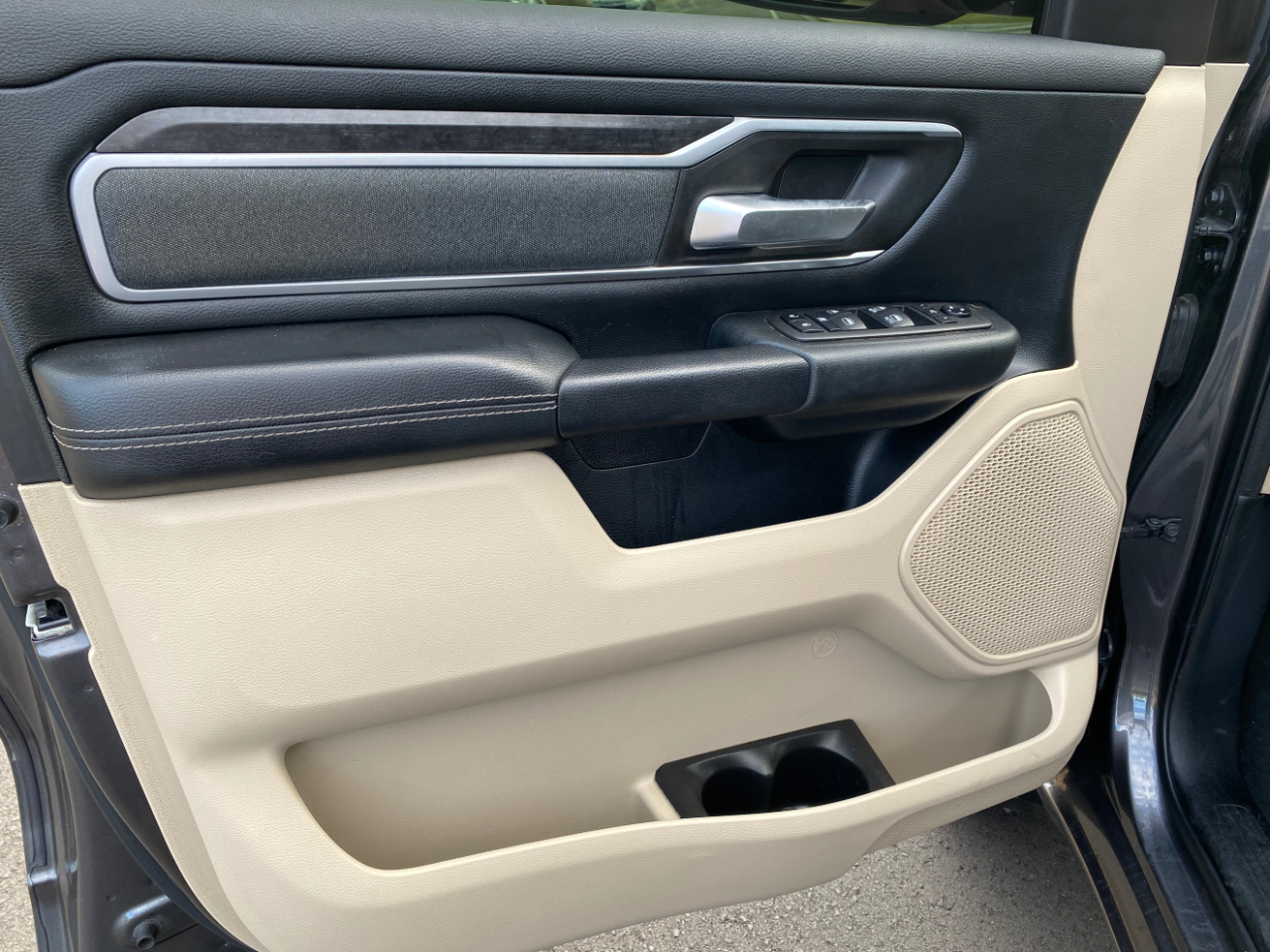 RAM 1500 Big Horn 4x2 Crew Cab 5'7" Box 2021