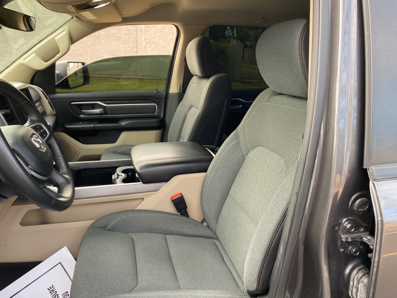 RAM 1500 Big Horn 4x2 Crew Cab 5'7" Box 2021