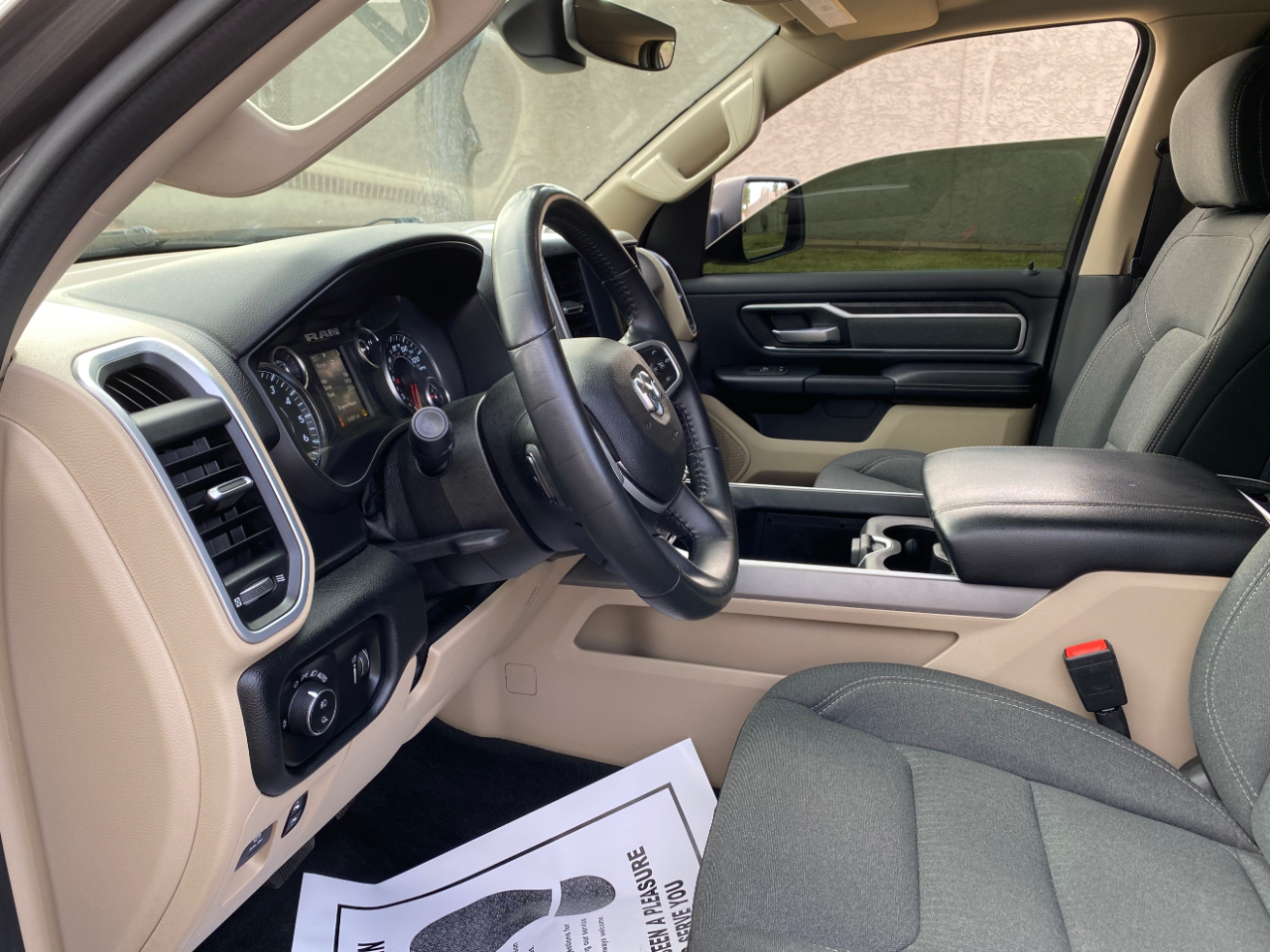 RAM 1500 Big Horn 4x2 Crew Cab 5'7" Box 2021