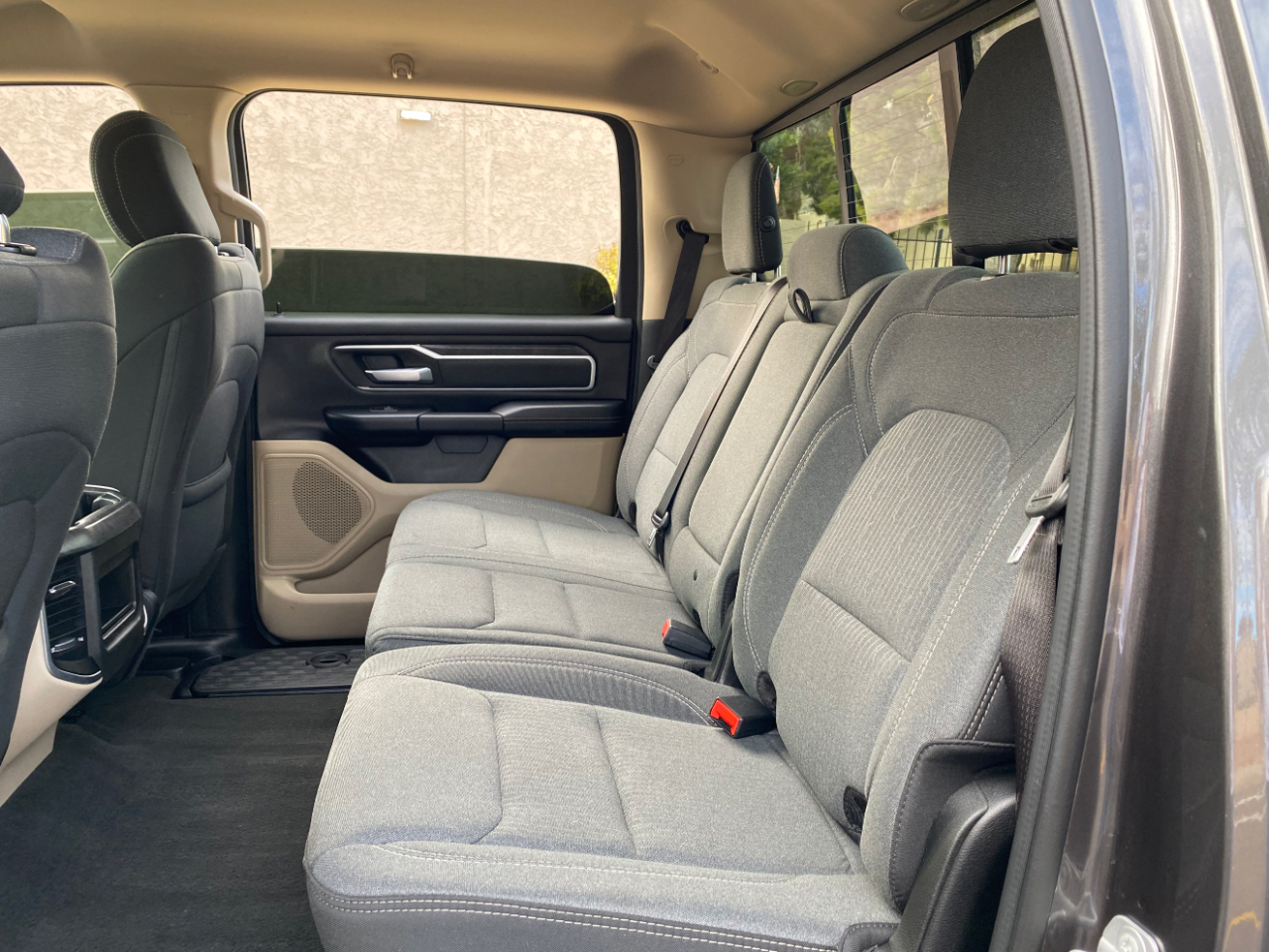 RAM 1500 Big Horn 4x2 Crew Cab 5'7" Box 2021