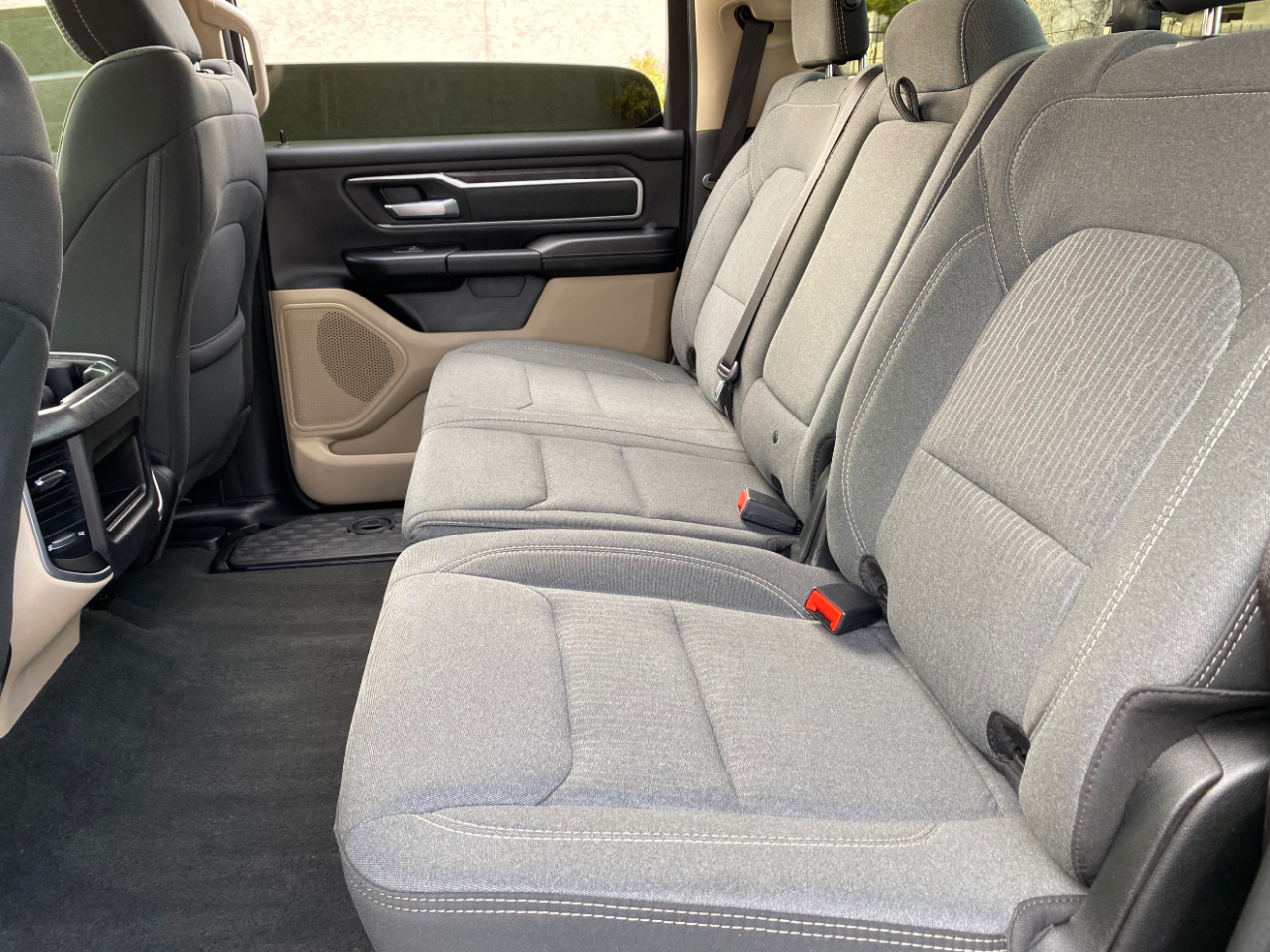 RAM 1500 Big Horn 4x2 Crew Cab 5'7" Box 2021