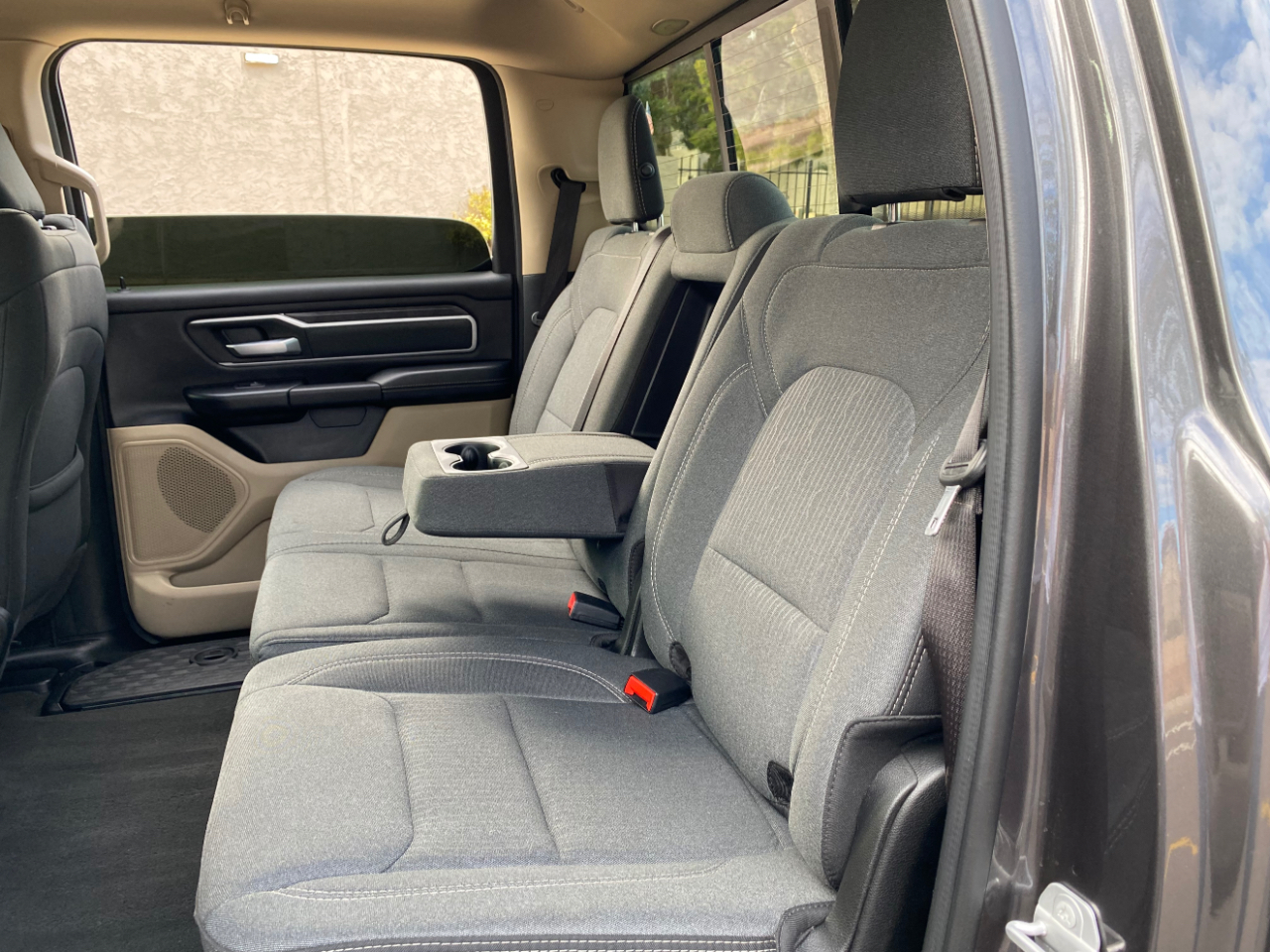 RAM 1500 Big Horn 4x2 Crew Cab 5'7" Box 2021