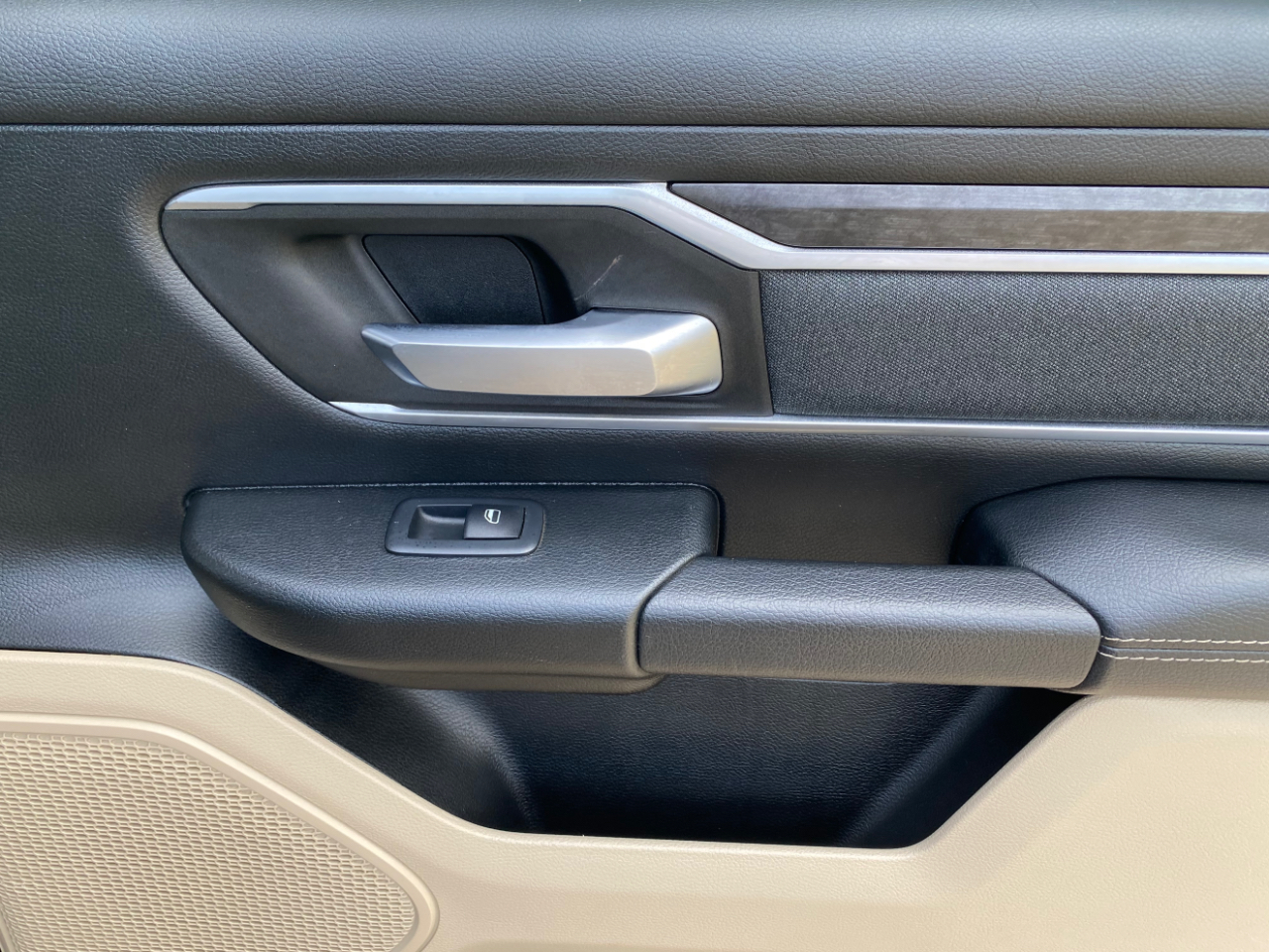 RAM 1500 Big Horn 4x2 Crew Cab 5'7" Box 2021