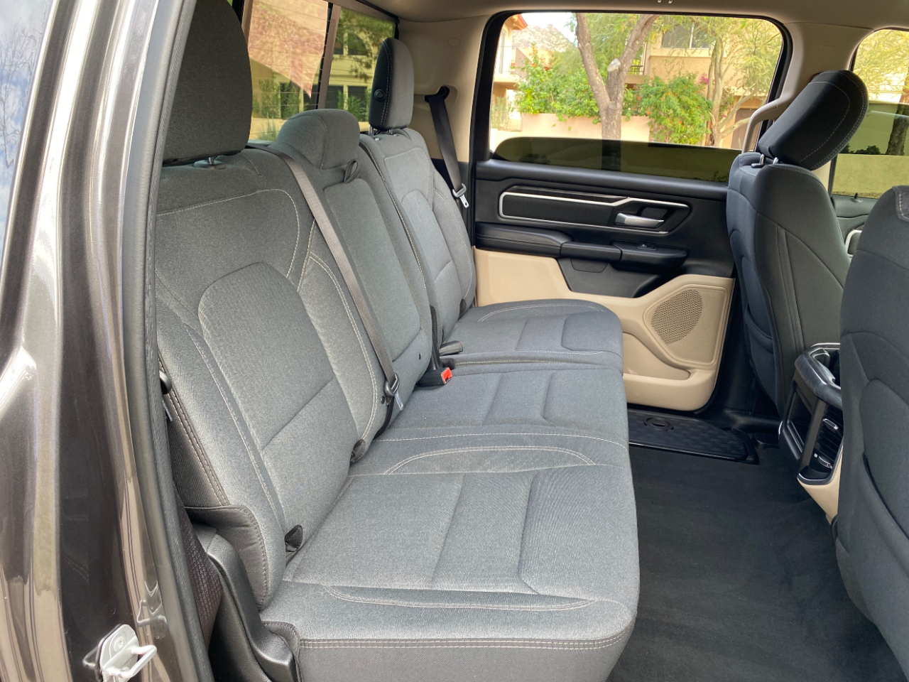 RAM 1500 Big Horn 4x2 Crew Cab 5'7" Box 2021