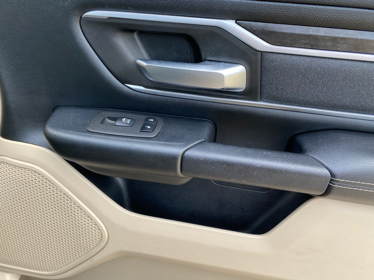 RAM 1500 Big Horn 4x2 Crew Cab 5'7" Box 2021