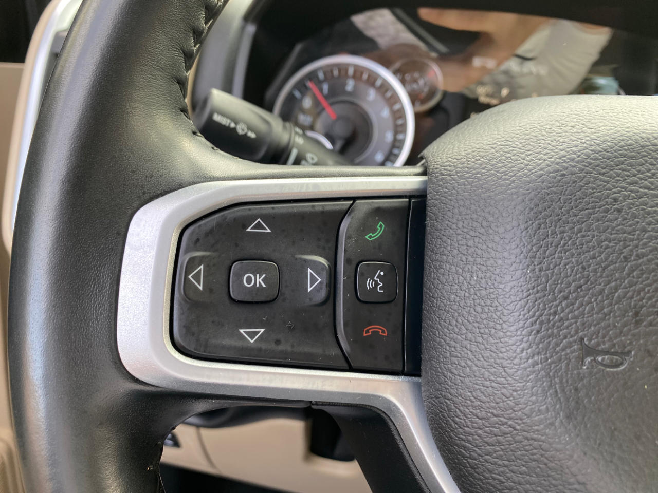 RAM 1500 Big Horn 4x2 Crew Cab 5'7" Box 2021