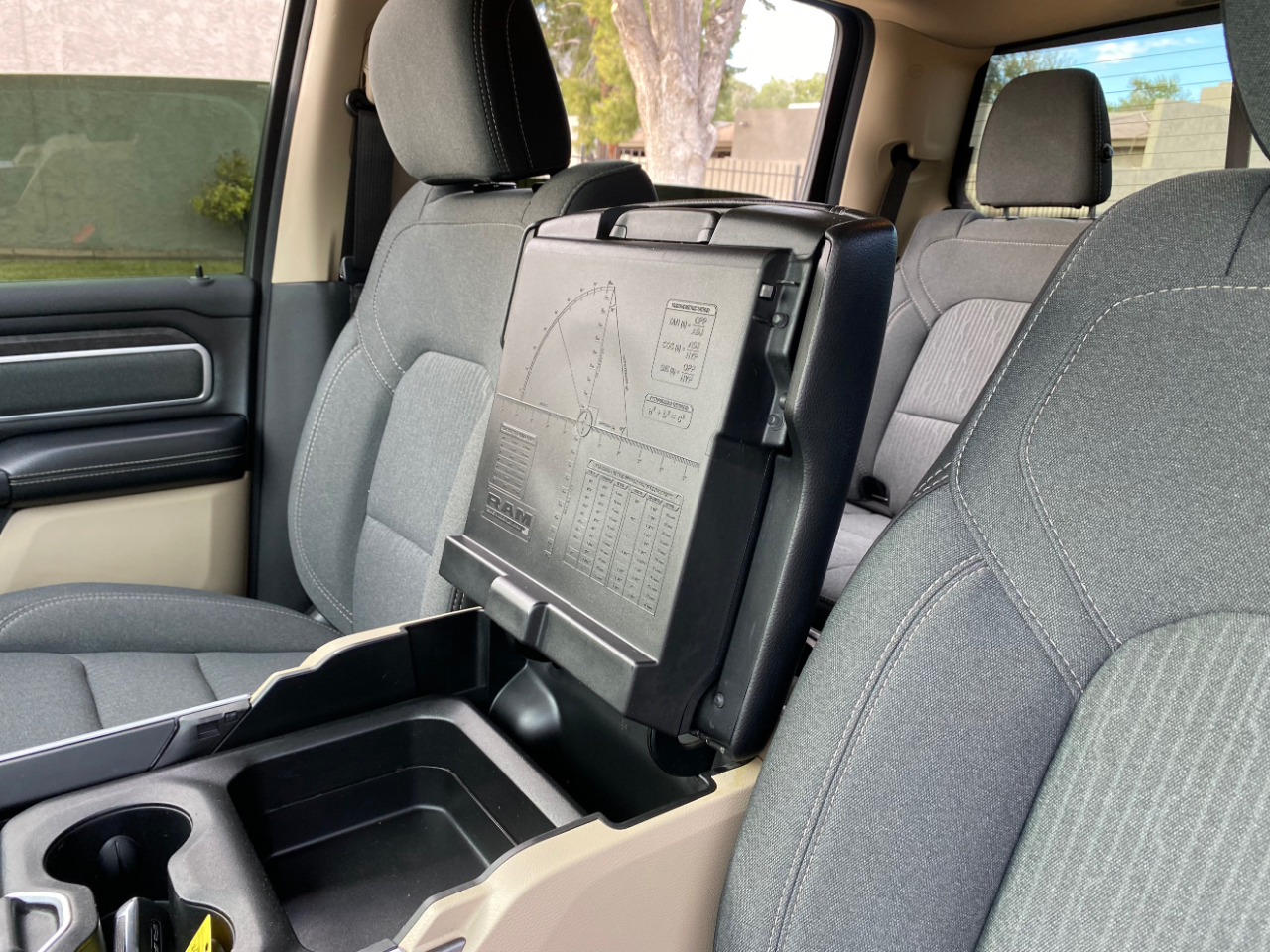 RAM 1500 Big Horn 4x2 Crew Cab 5'7" Box 2021