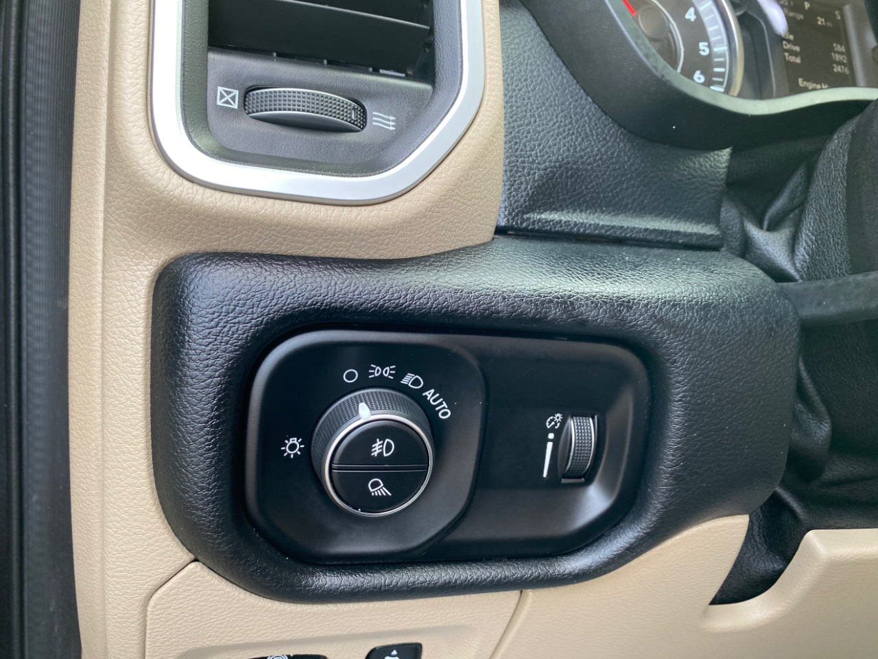 RAM 1500 Big Horn 4x2 Crew Cab 5'7" Box 2021