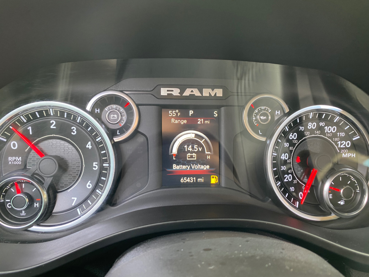 RAM 1500 Big Horn 4x2 Crew Cab 5'7" Box 2021