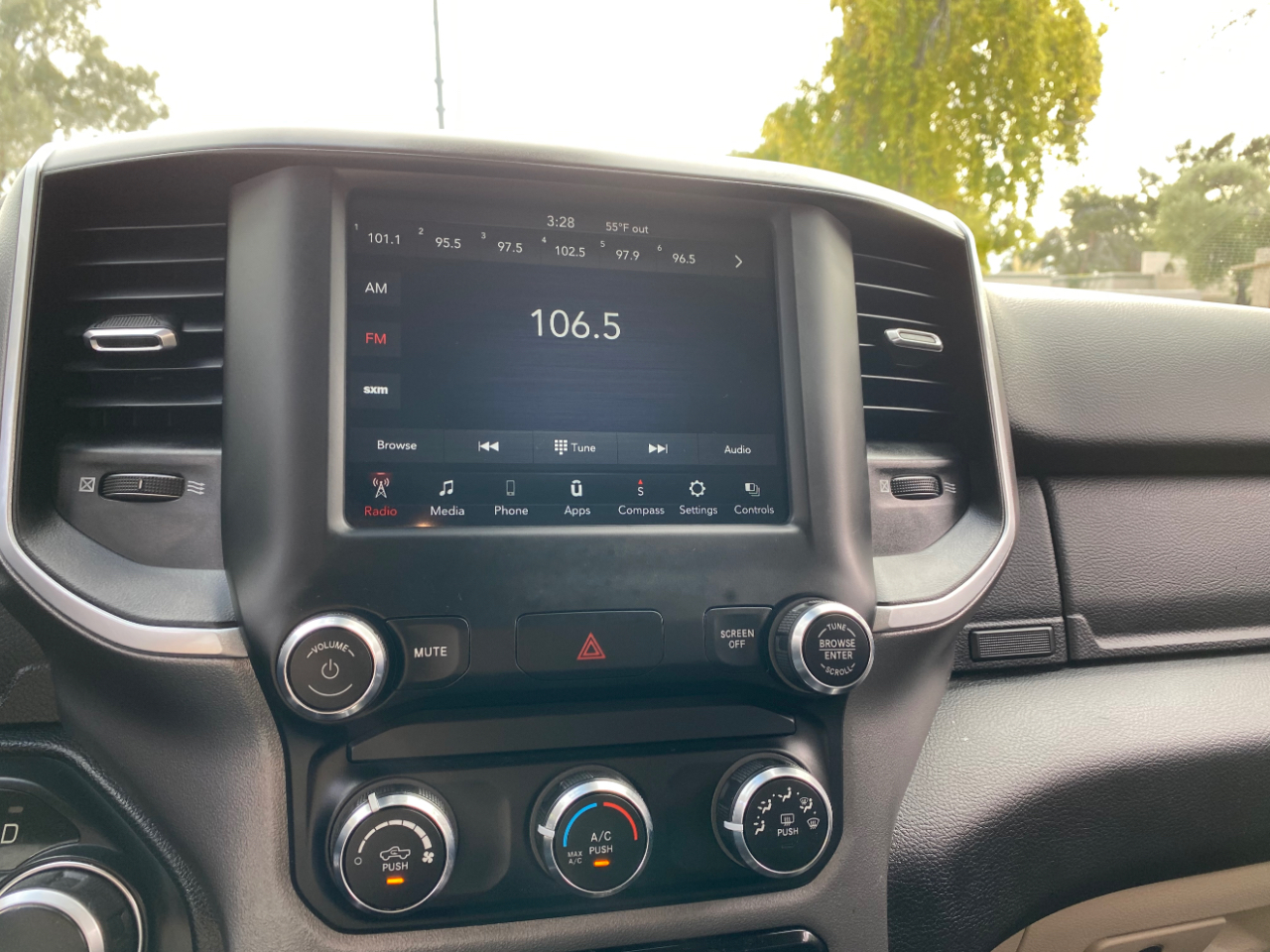 RAM 1500 Big Horn 4x2 Crew Cab 5'7" Box 2021