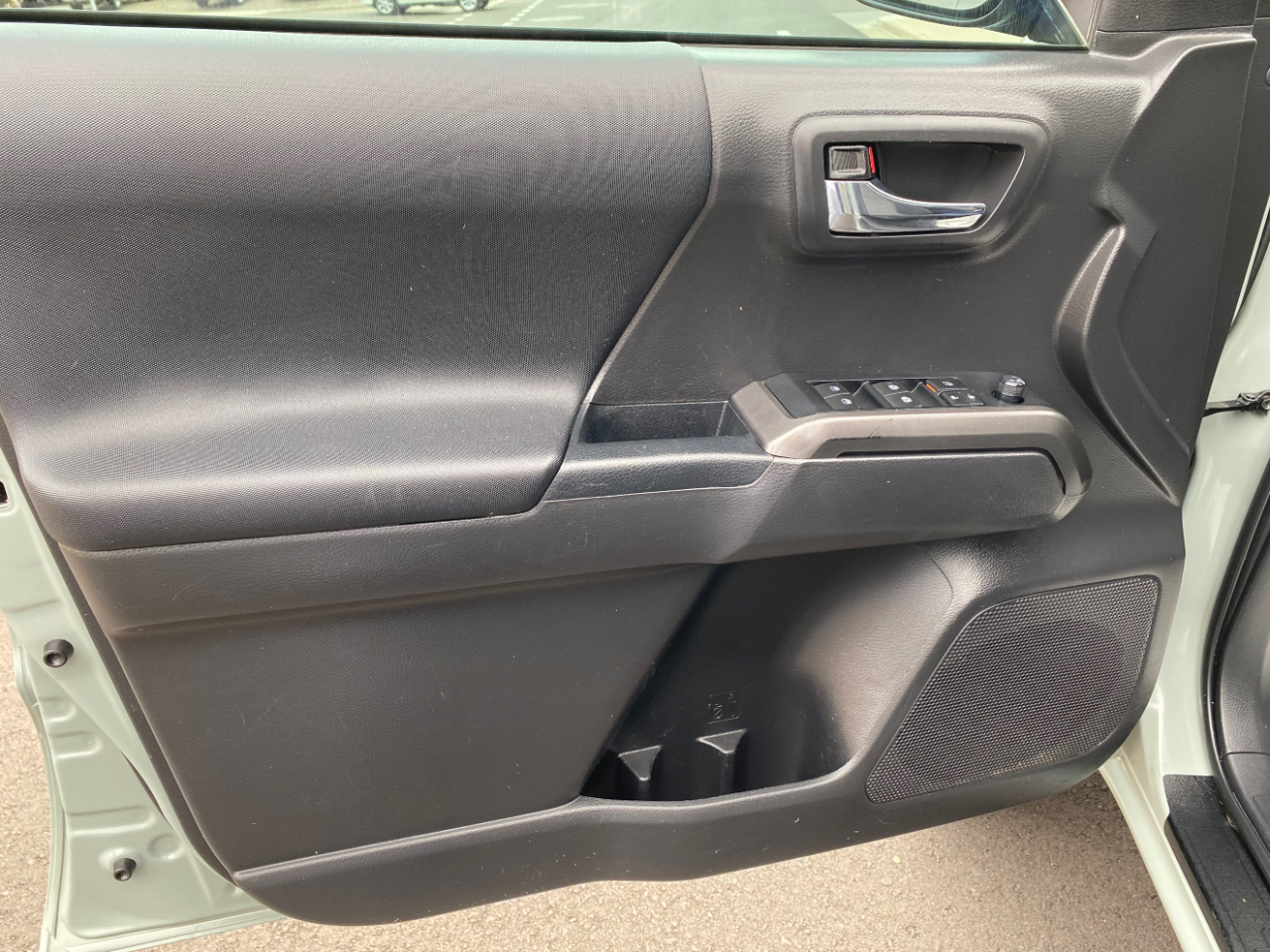 Toyota Tacoma 2WD TRD Sport Double Cab 6' Bed V6 AT (Natl) 2022