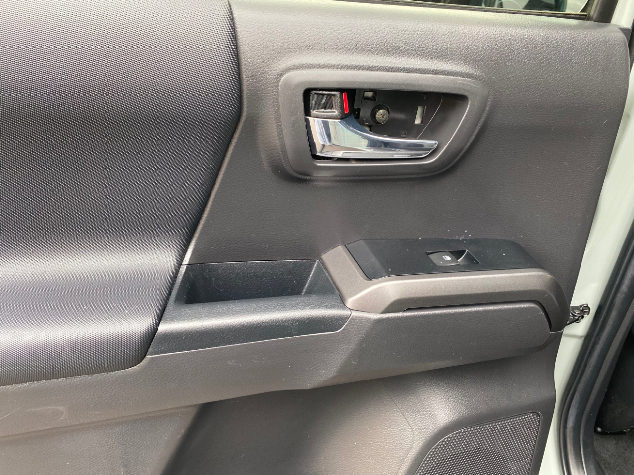 Toyota Tacoma 2WD TRD Sport Double Cab 6' Bed V6 AT (Natl) 2022