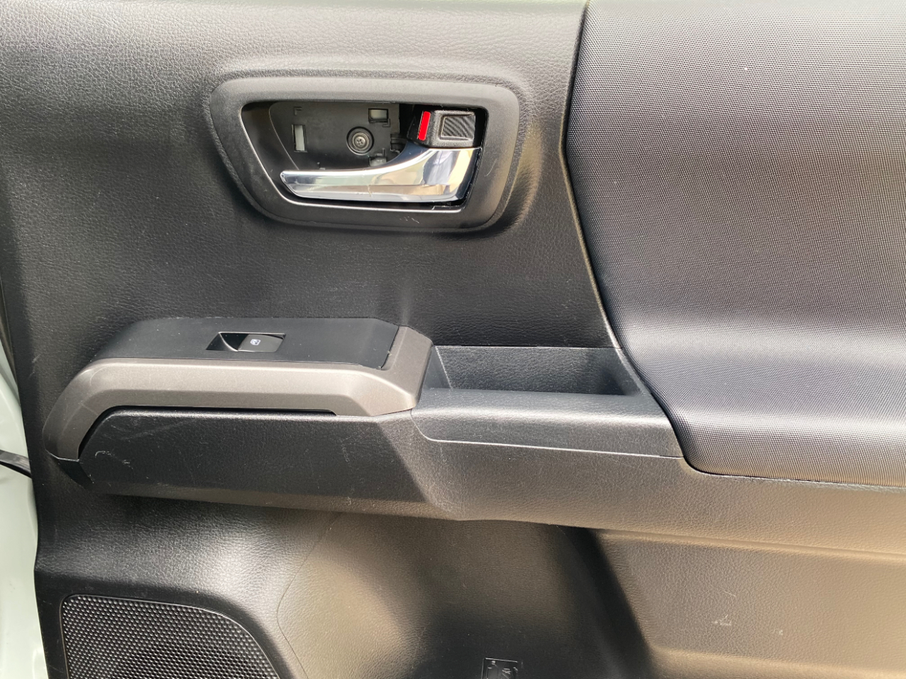 Toyota Tacoma 2WD TRD Sport Double Cab 6' Bed V6 AT (Natl) 2022