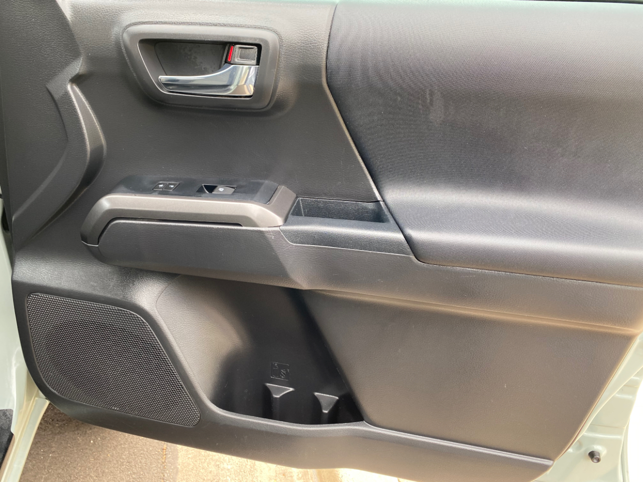 Toyota Tacoma 2WD TRD Sport Double Cab 6' Bed V6 AT (Natl) 2022