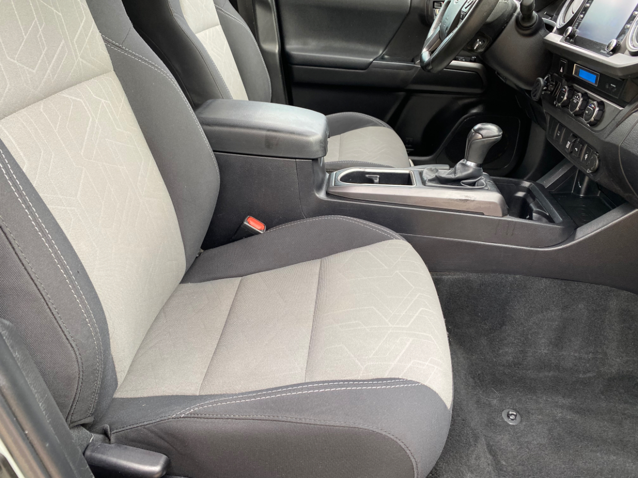 Toyota Tacoma 2WD TRD Sport Double Cab 6' Bed V6 AT (Natl) 2022