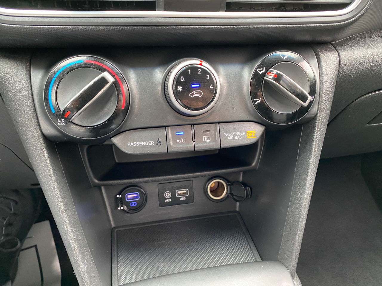 Hyundai Kona SEL Auto AWD 2021