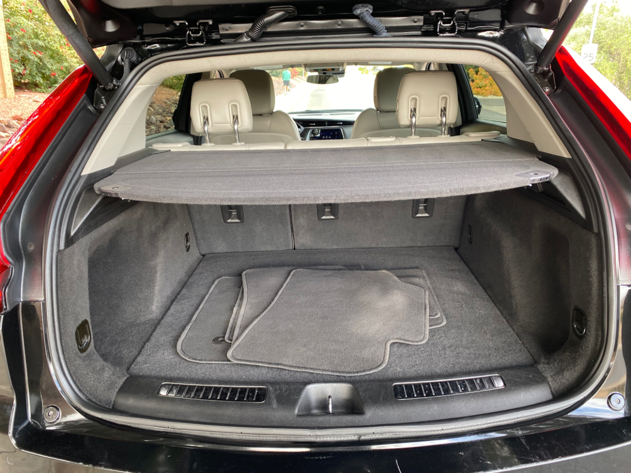 Cadillac XT4 AWD 4dr Premium Luxury 2023