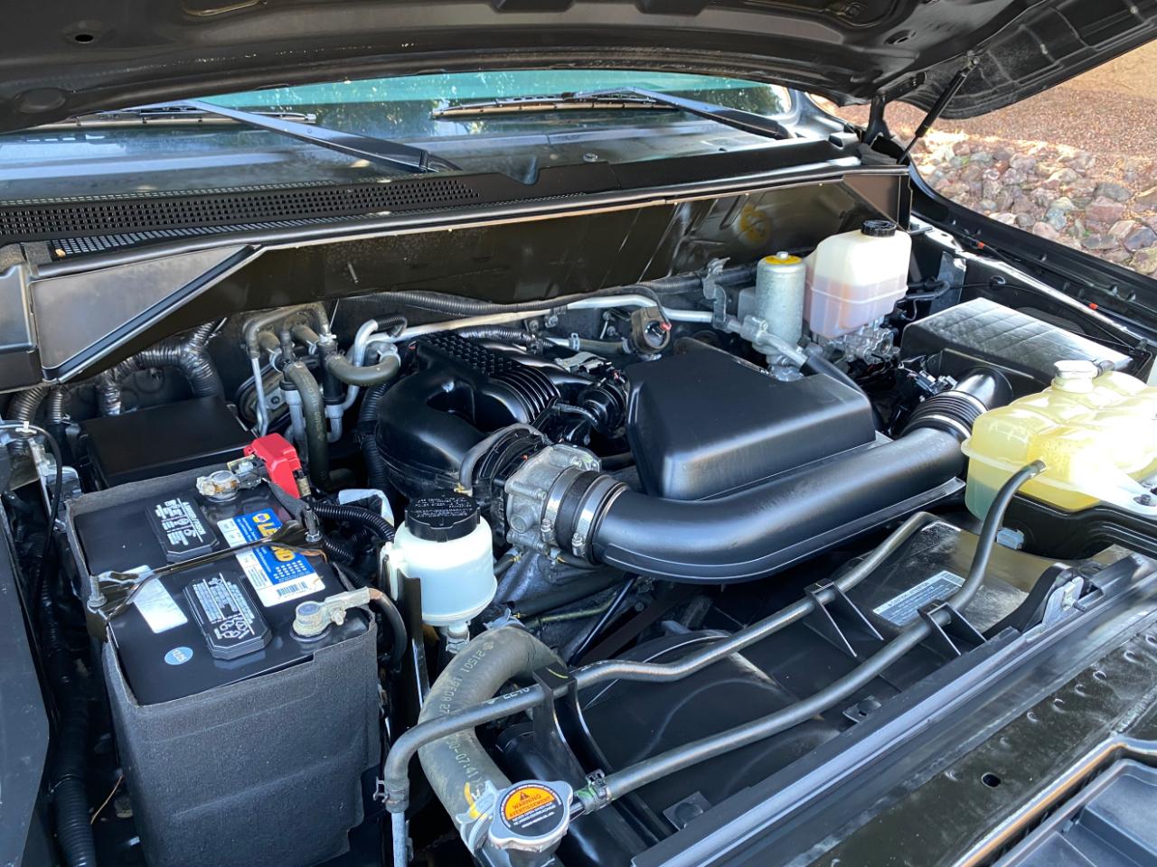 Nissan NV Passenger V6 SV 2017