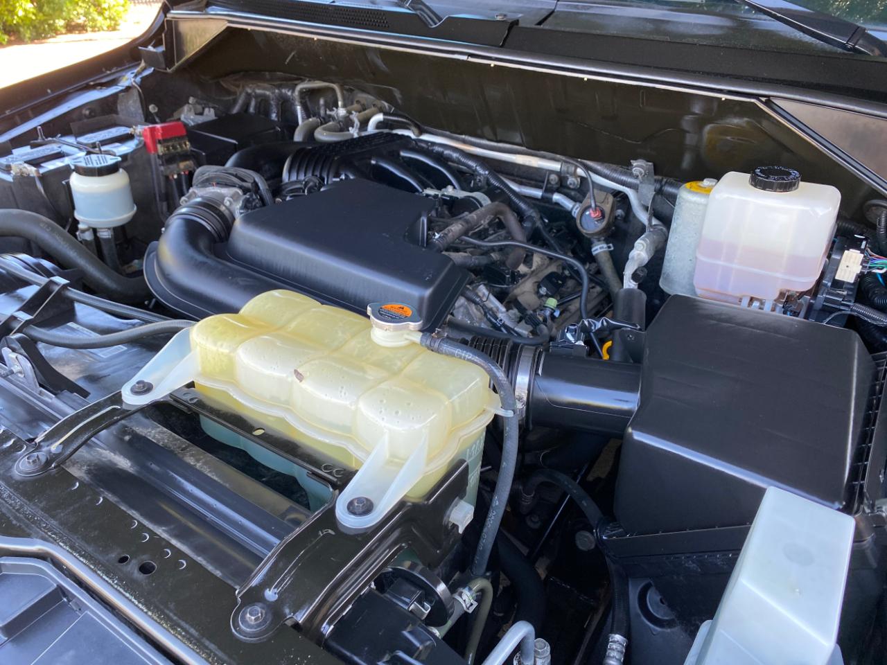 Nissan NV Passenger V6 SV 2017