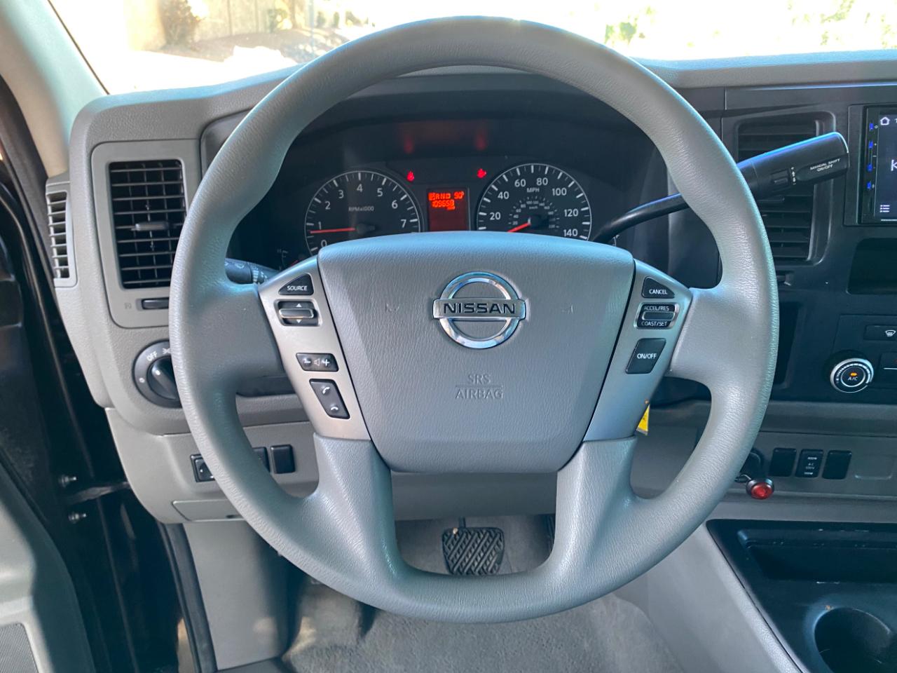 Nissan NV Passenger V6 SV 2017