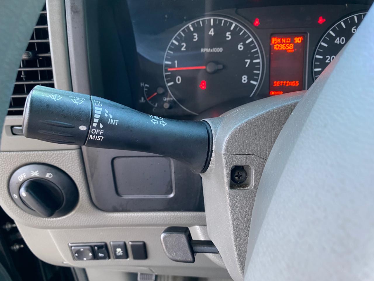 Nissan NV Passenger V6 SV 2017