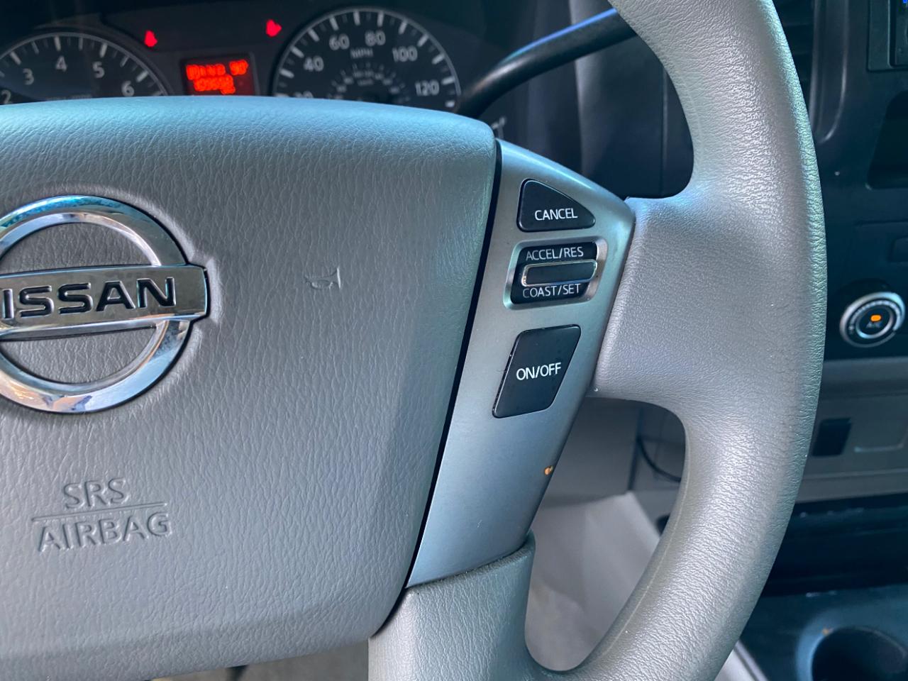 Nissan NV Passenger V6 SV 2017