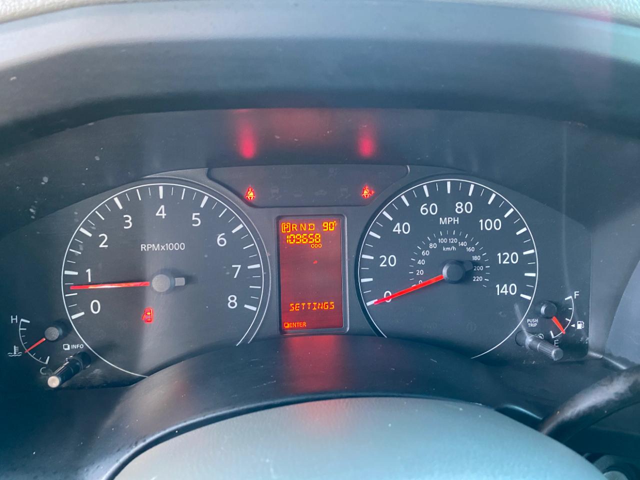 Nissan NV Passenger V6 SV 2017