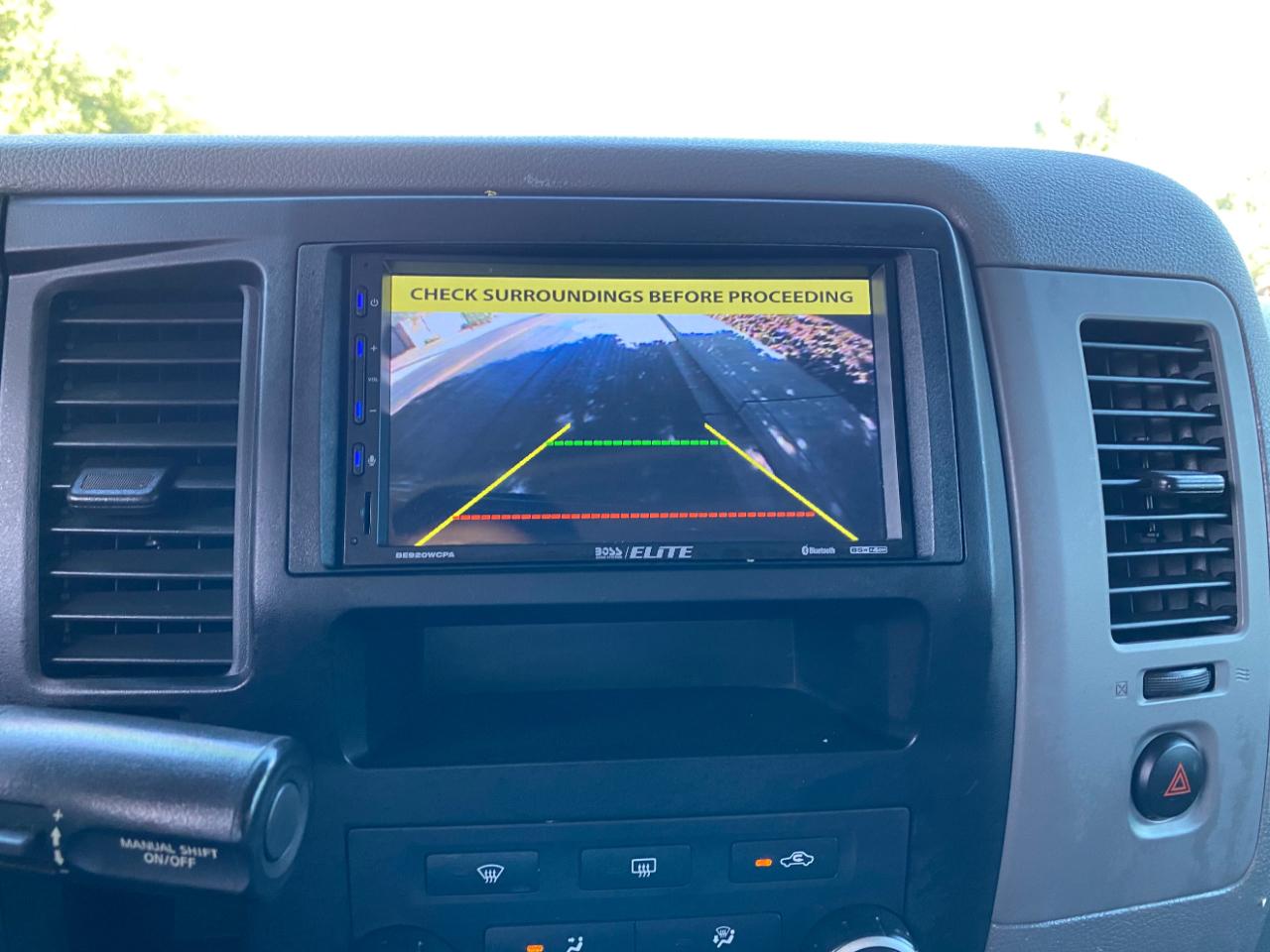 Nissan NV Passenger V6 SV 2017