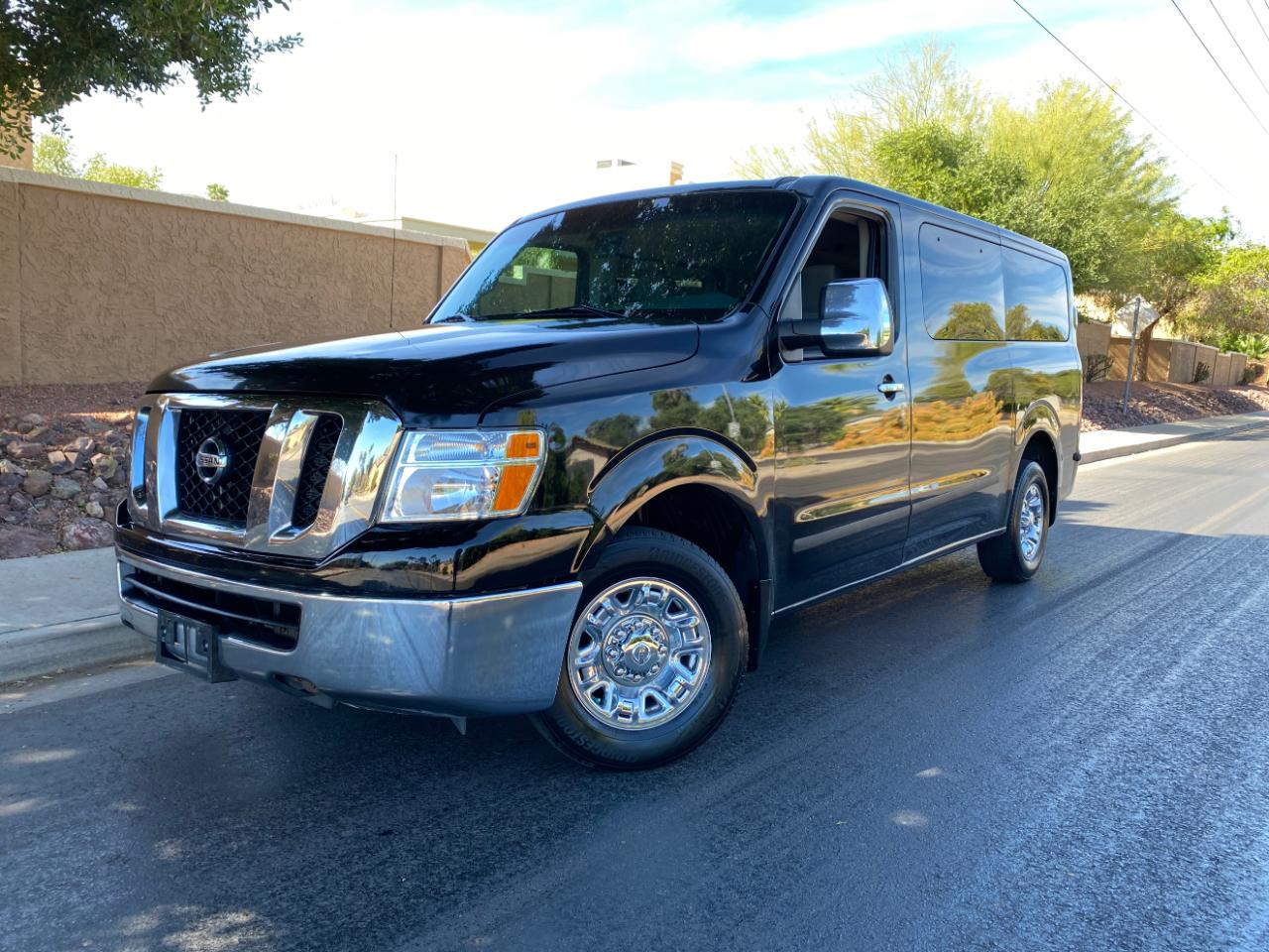 Nissan NV Passenger V6 SV 2017