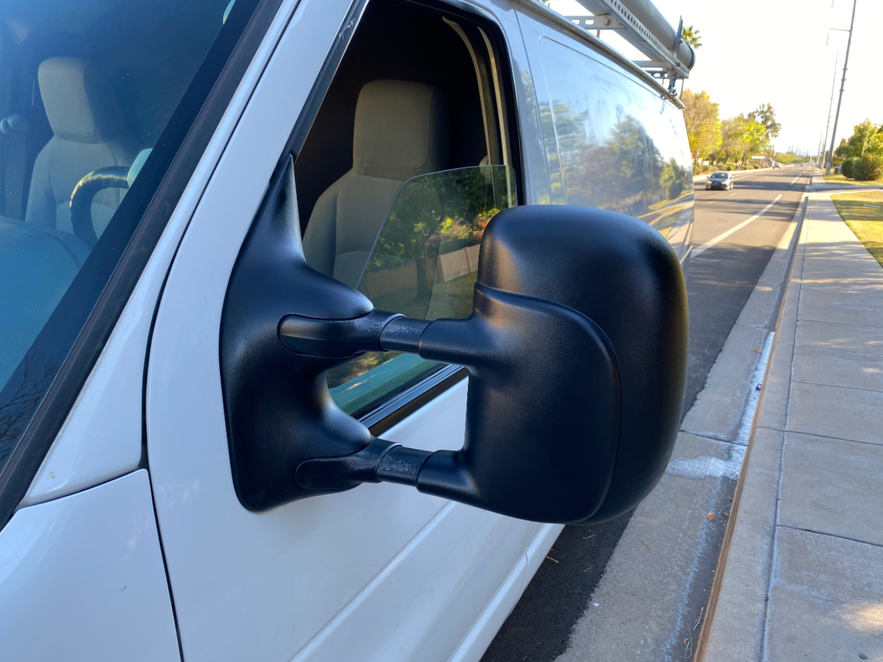 Ford Econoline Cargo Van E-250 138" WB 2010