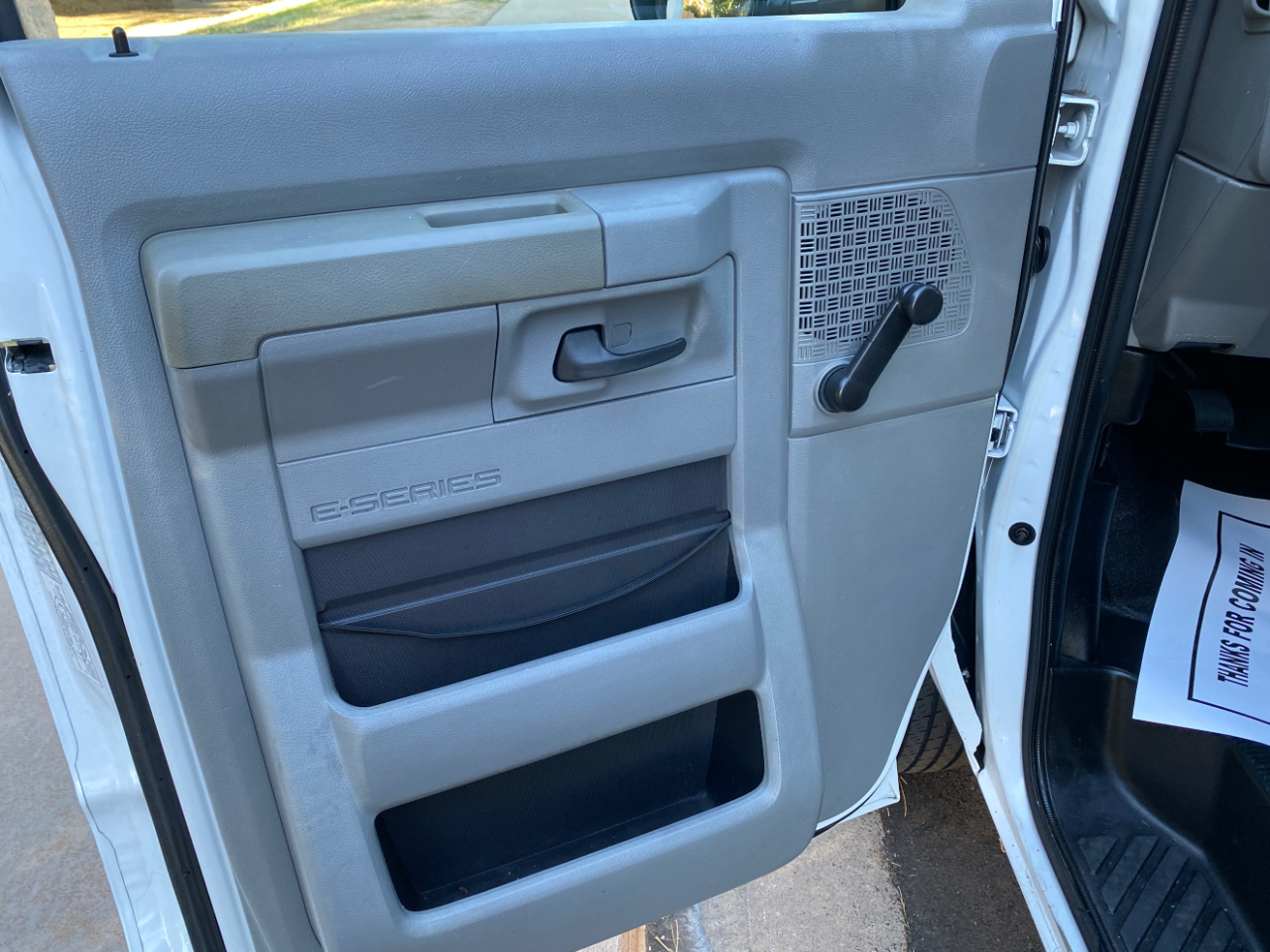 Ford Econoline Cargo Van E-250 138" WB 2010