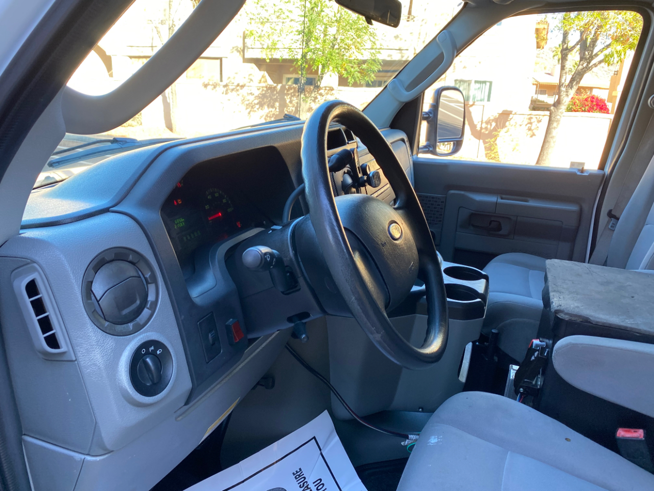 Ford Econoline Cargo Van E-250 138" WB 2010