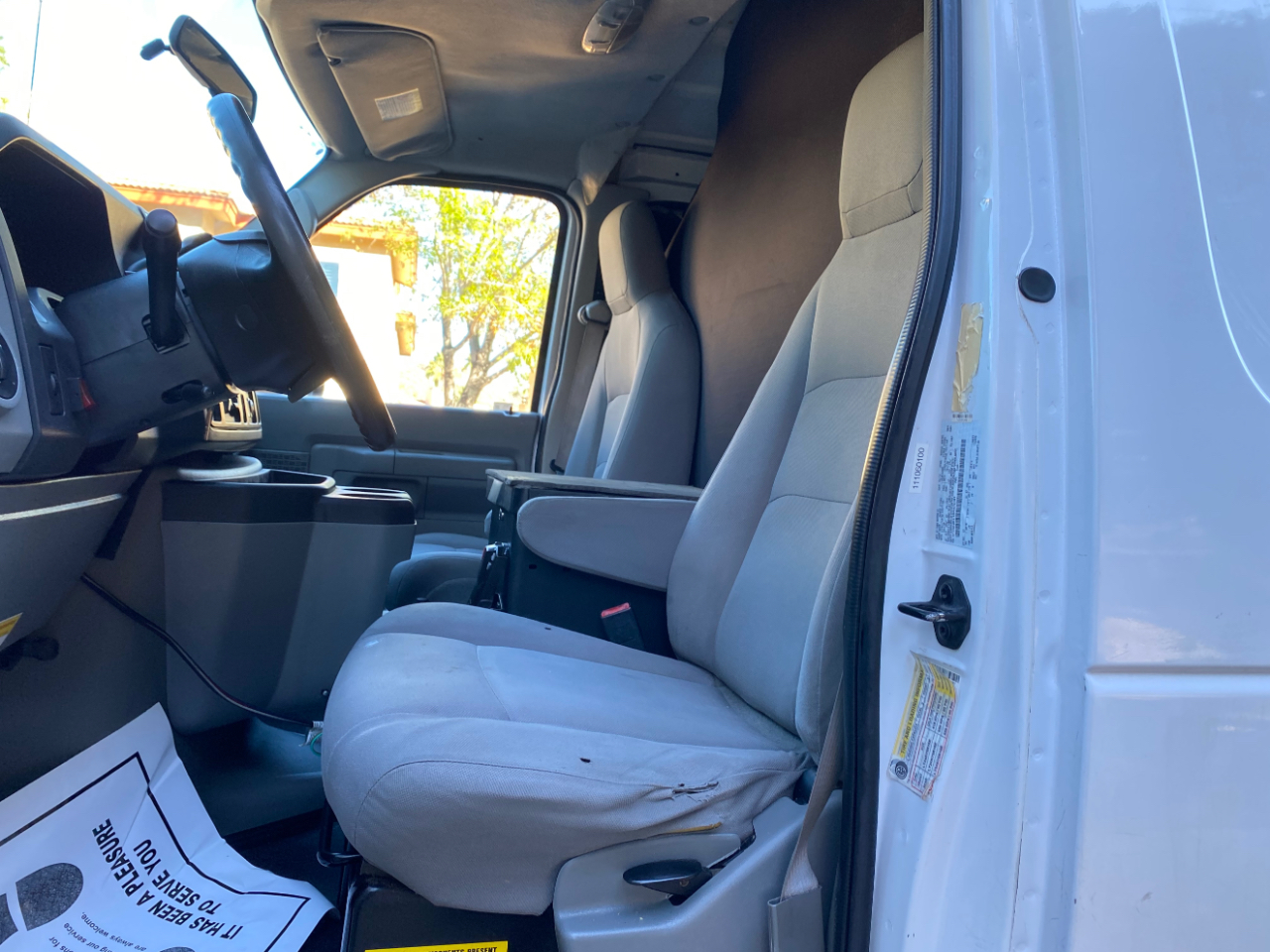 Ford Econoline Cargo Van E-250 138" WB 2010