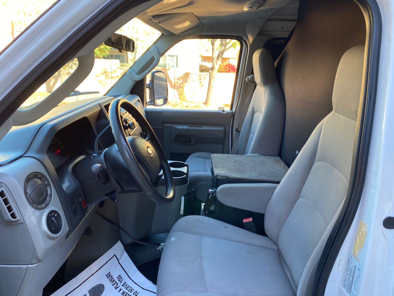 Ford Econoline Cargo Van E-250 138" WB 2010