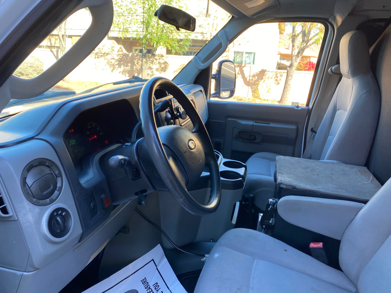 Ford Econoline Cargo Van E-250 138" WB 2010