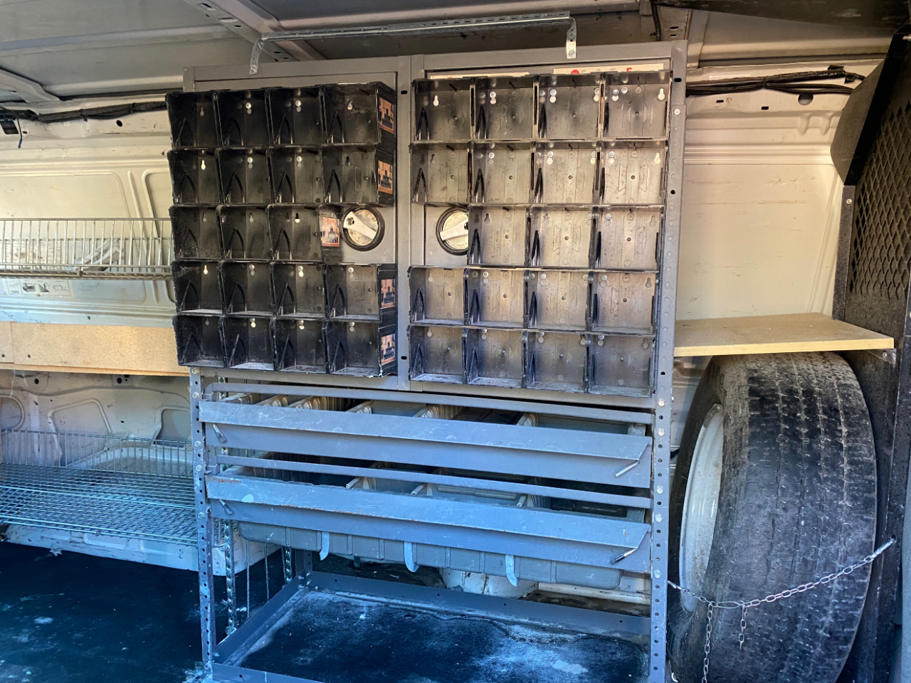 Ford Econoline Cargo Van E-250 138" WB 2010