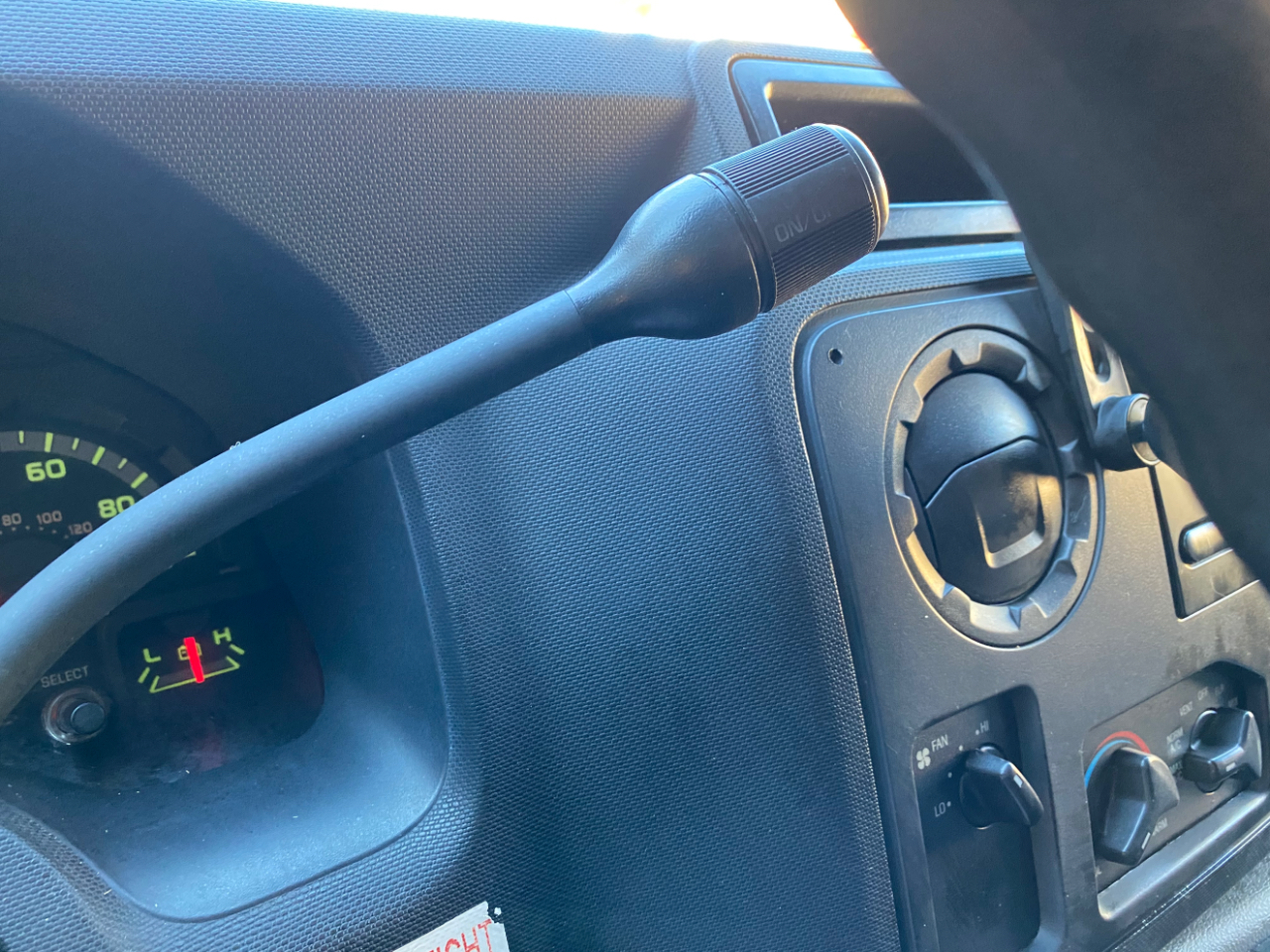 Ford Econoline Cargo Van E-250 138" WB 2010