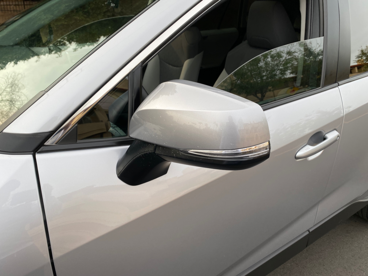 Toyota RAV4 XLE FWD (Natl) 2024