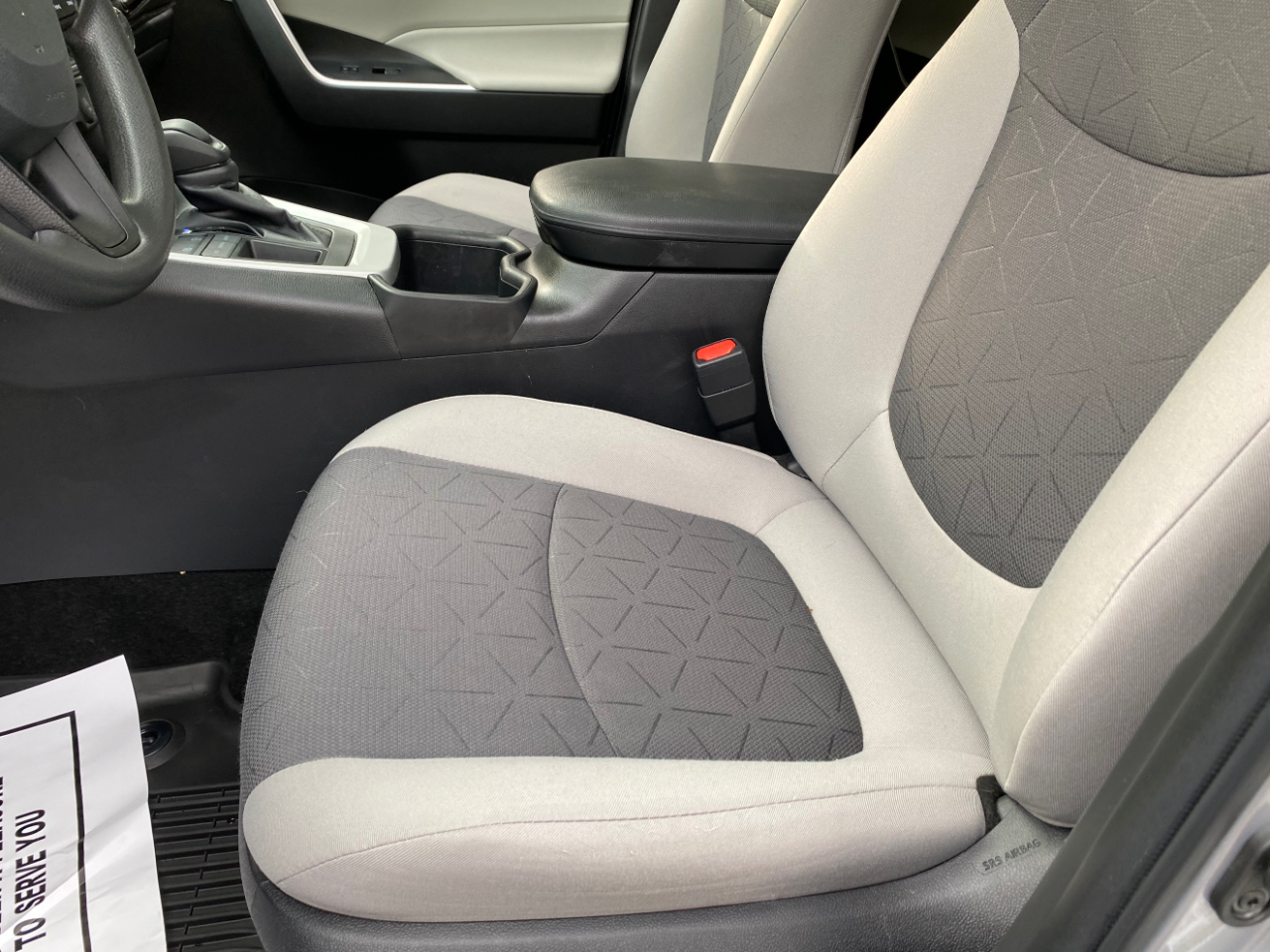 Toyota RAV4 XLE FWD (Natl) 2024