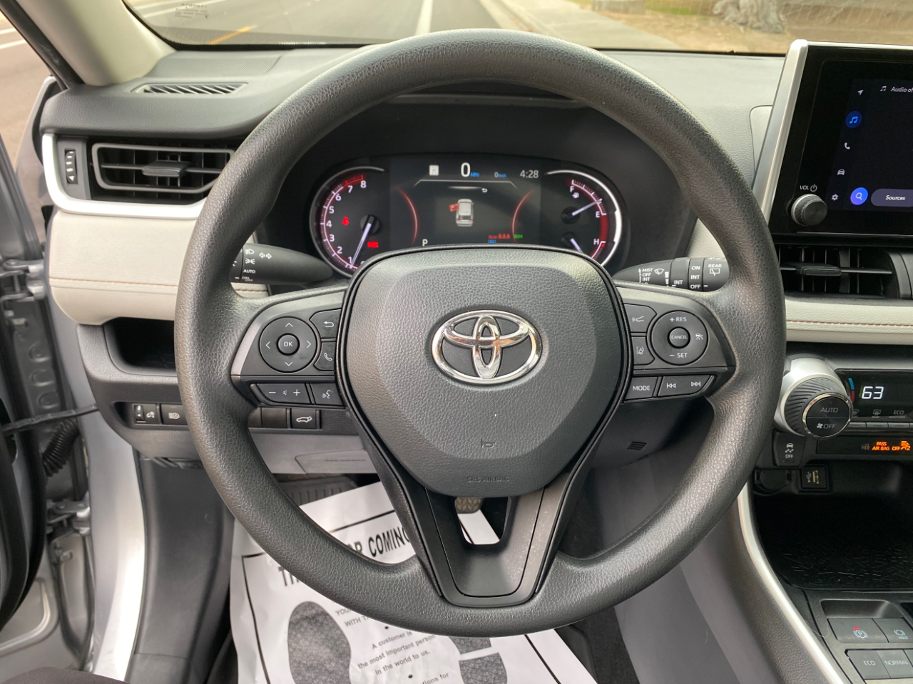 Toyota RAV4 XLE FWD (Natl) 2024