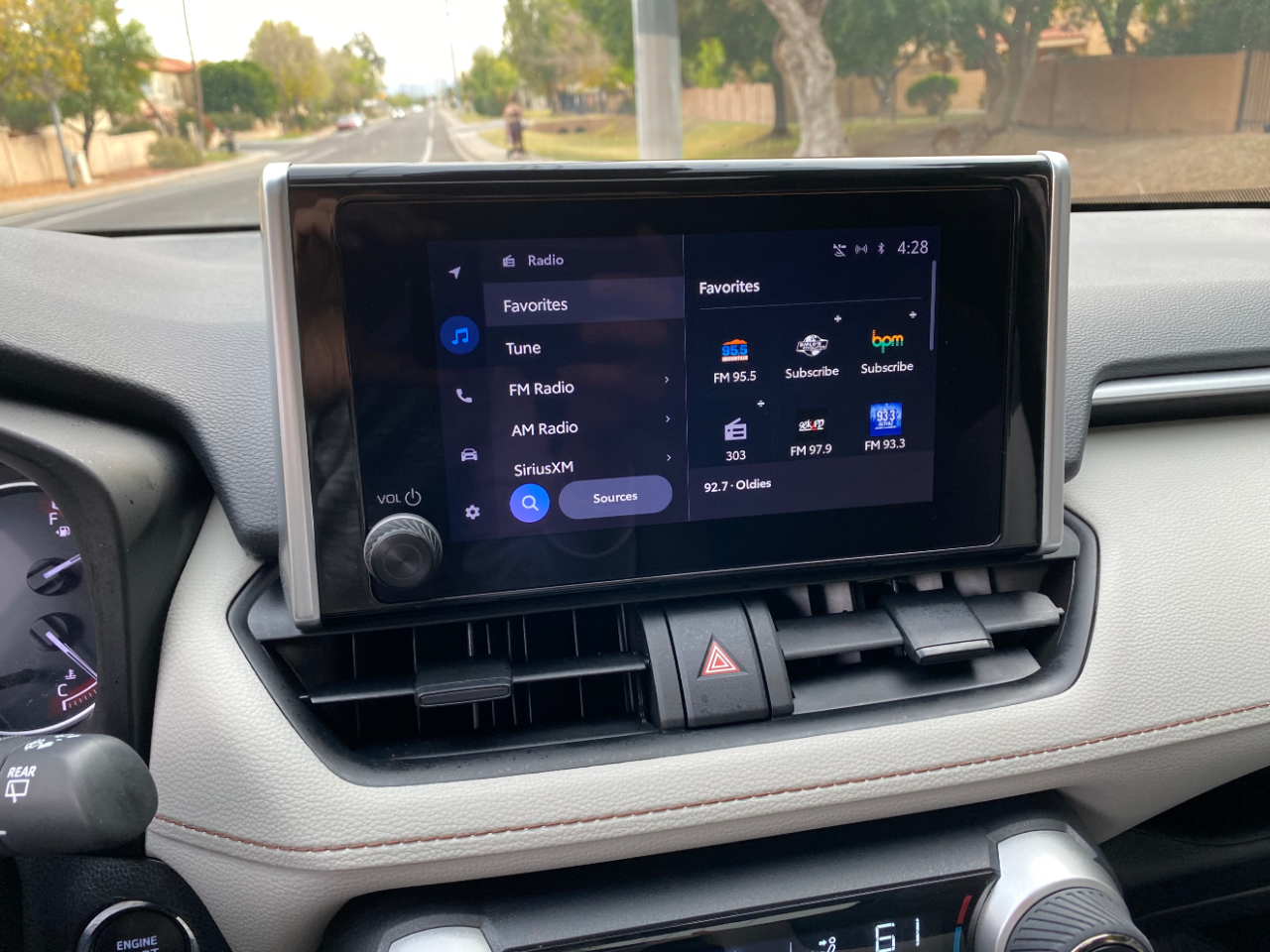 Toyota RAV4 XLE FWD (Natl) 2024