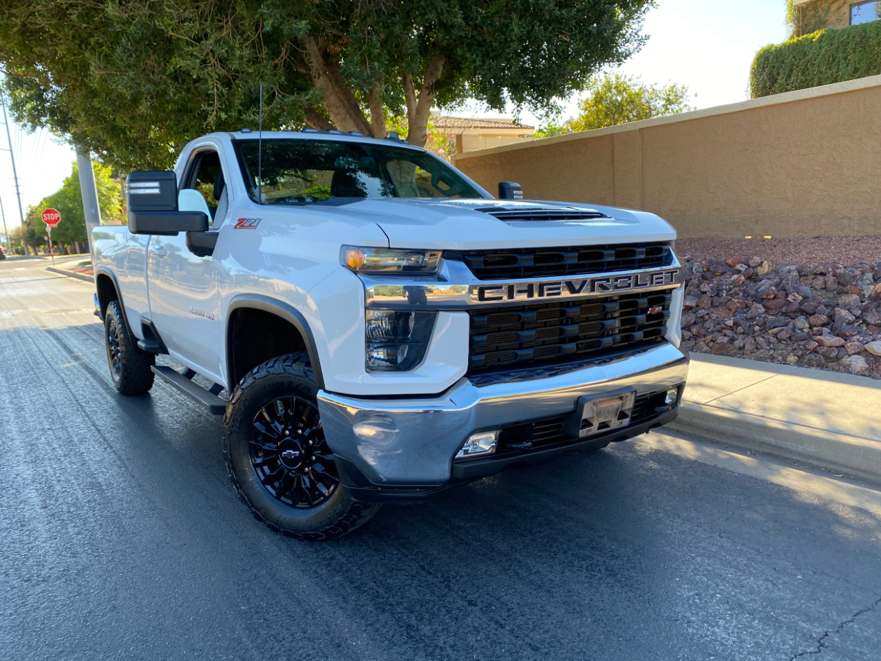 Chevrolet Silverado 2500HD 4WD Reg Cab 142" LT 2022